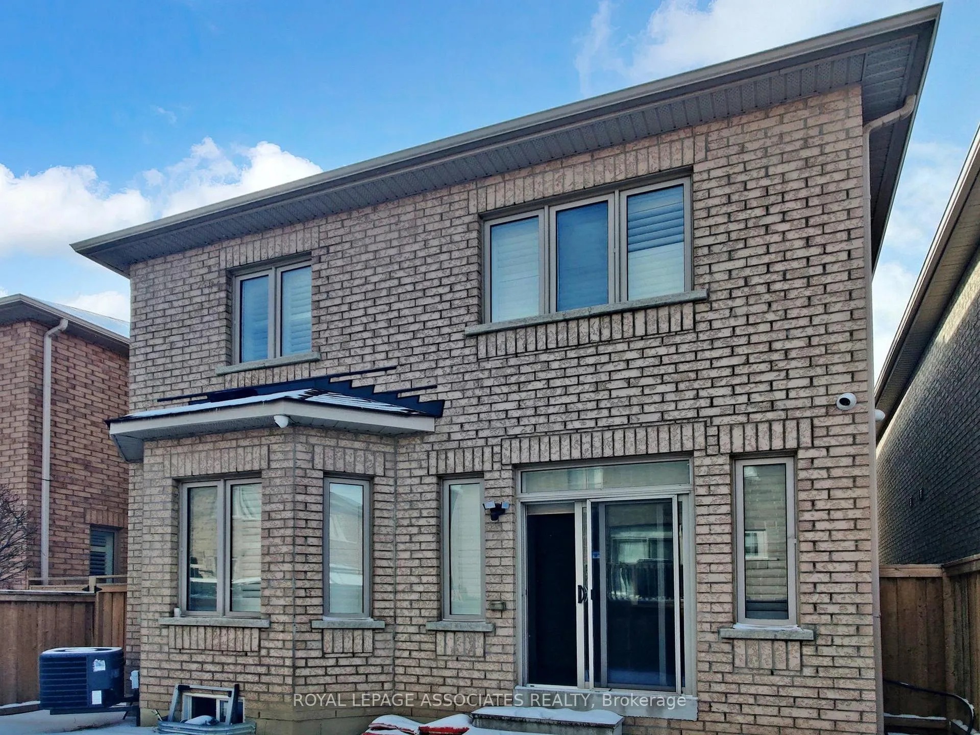 Photo 48 of 10 Lloyd Crescent, Brampton, Northwest Brampton — HOMEH
