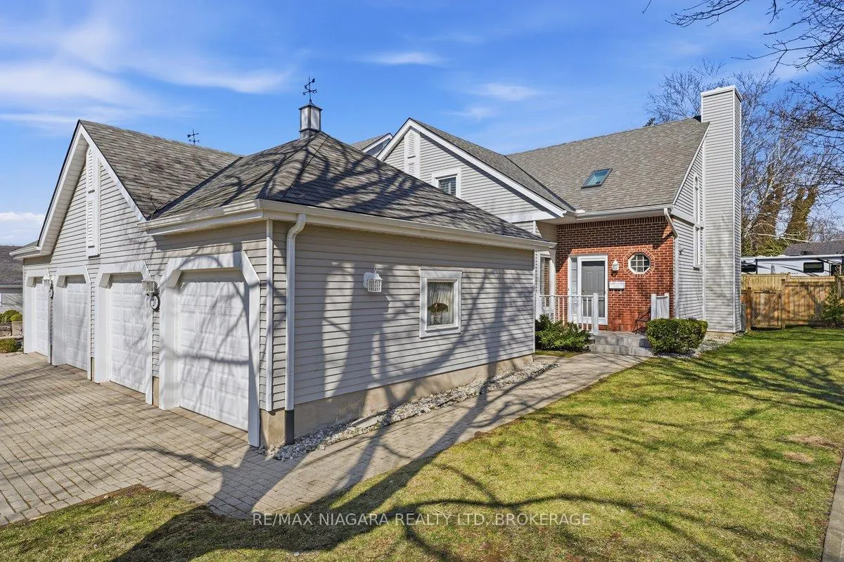 Front of Unit 23, 5 Lakeside Drive W