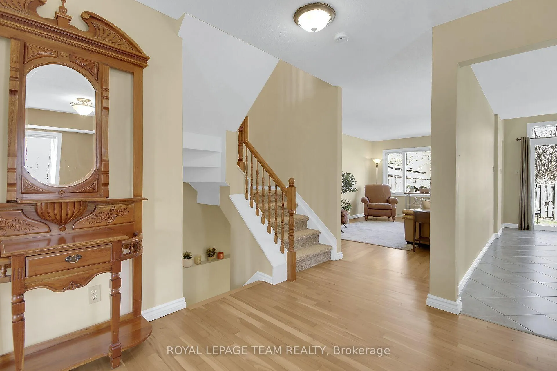 Photo 4 of 207 Beatrice Drive, Ottawa, Barrhaven - Longfields — HOMEH
