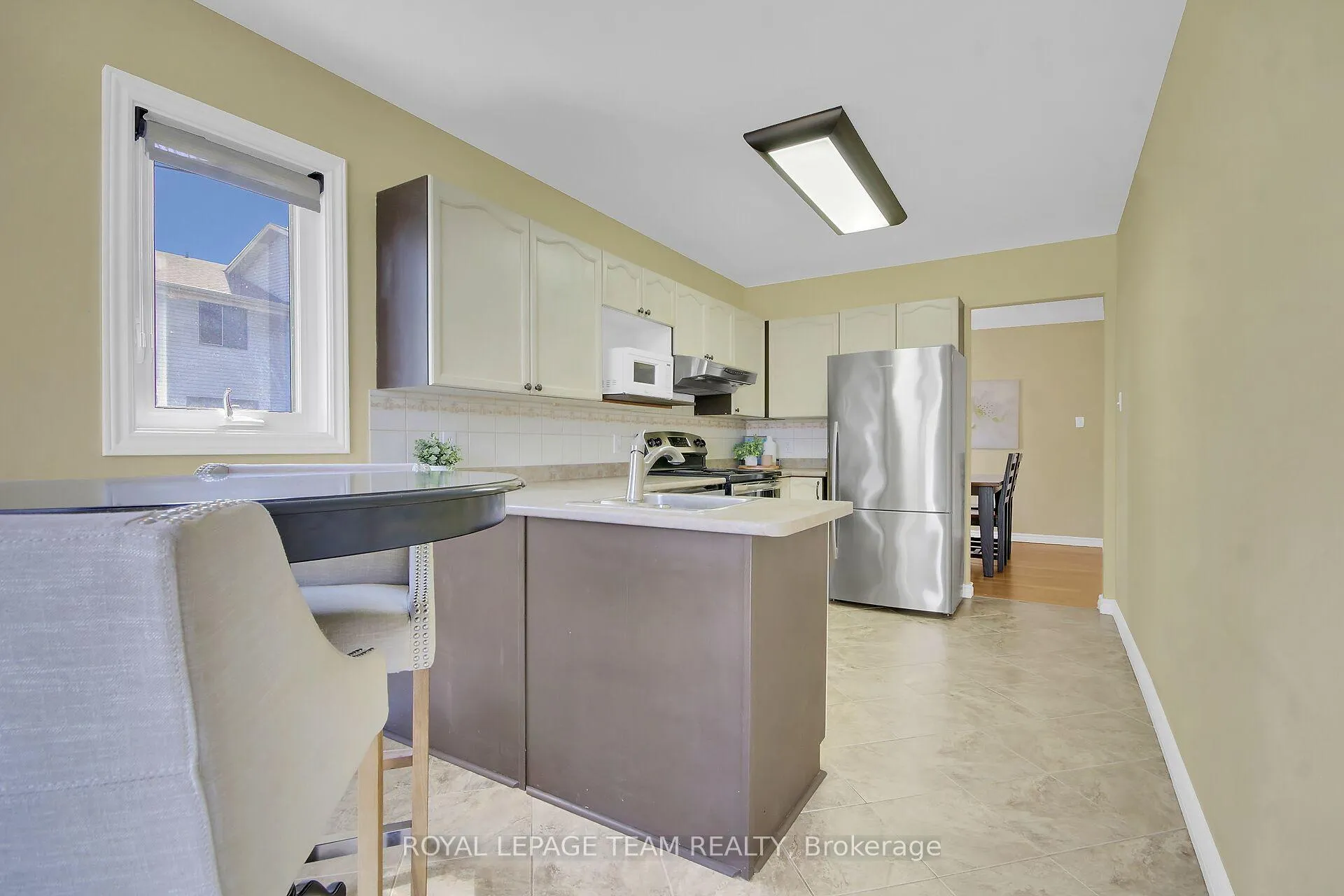 Photo 12 of 207 Beatrice Drive, Ottawa, Barrhaven - Longfields — HOMEH