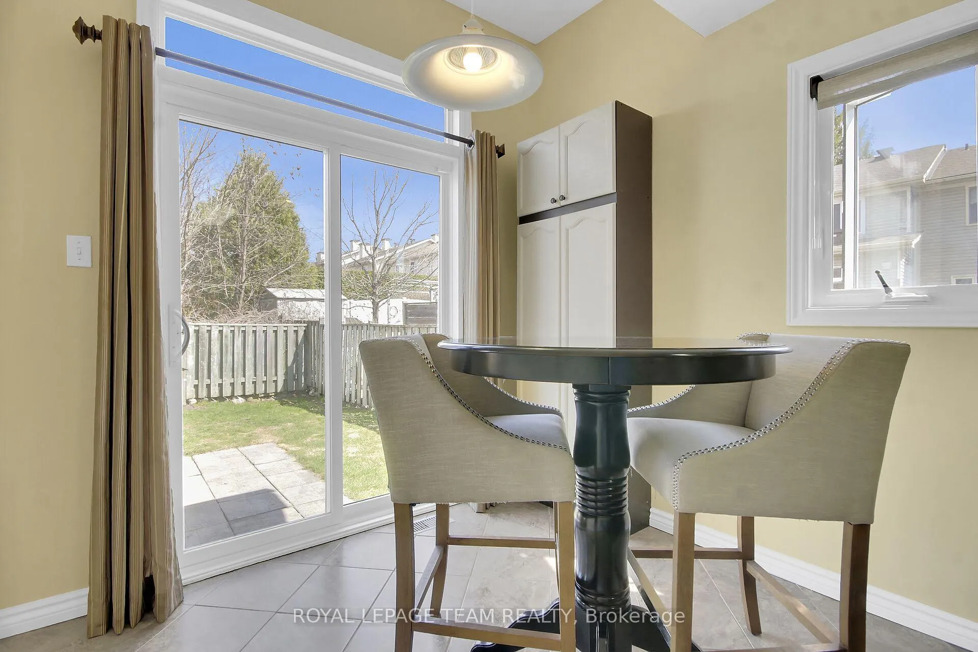 Photo 14 of 207 Beatrice Drive, Ottawa, Barrhaven - Longfields — HOMEH