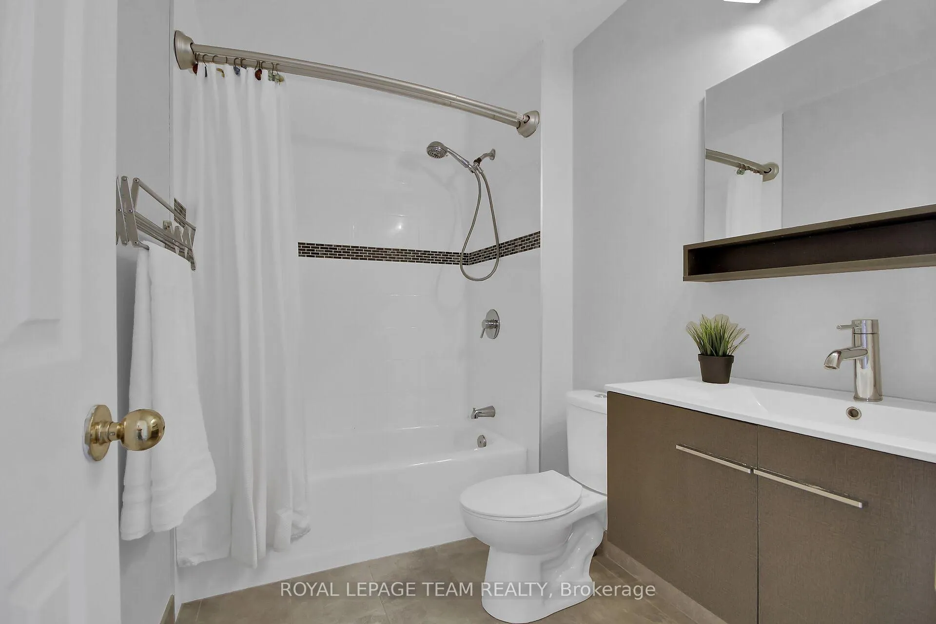 Photo 29 of 207 Beatrice Drive, Ottawa, Barrhaven - Longfields — HOMEH