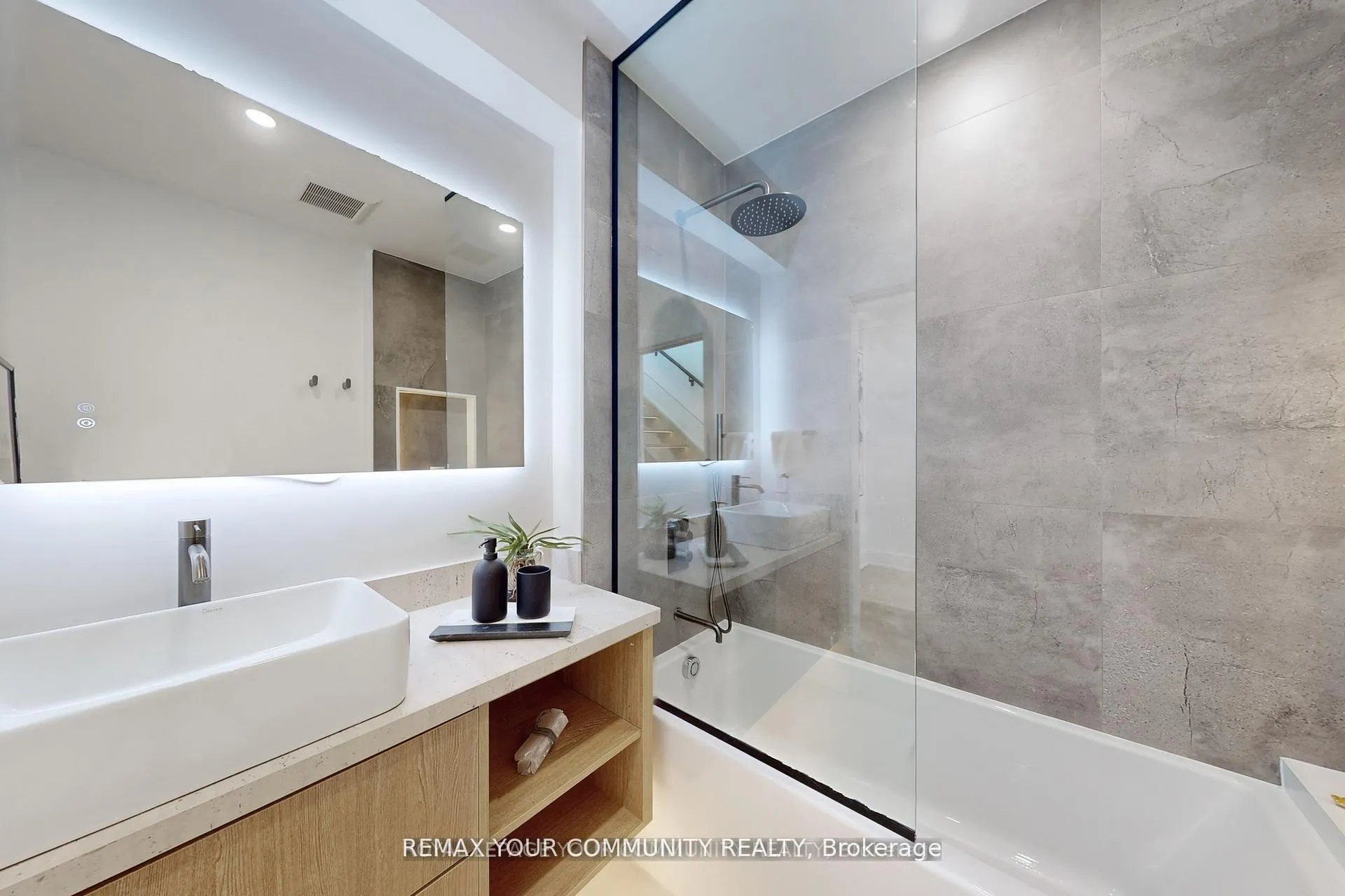Photo 23 of 32 Endean Avenue, Toronto, South Riverdale — HOMEH