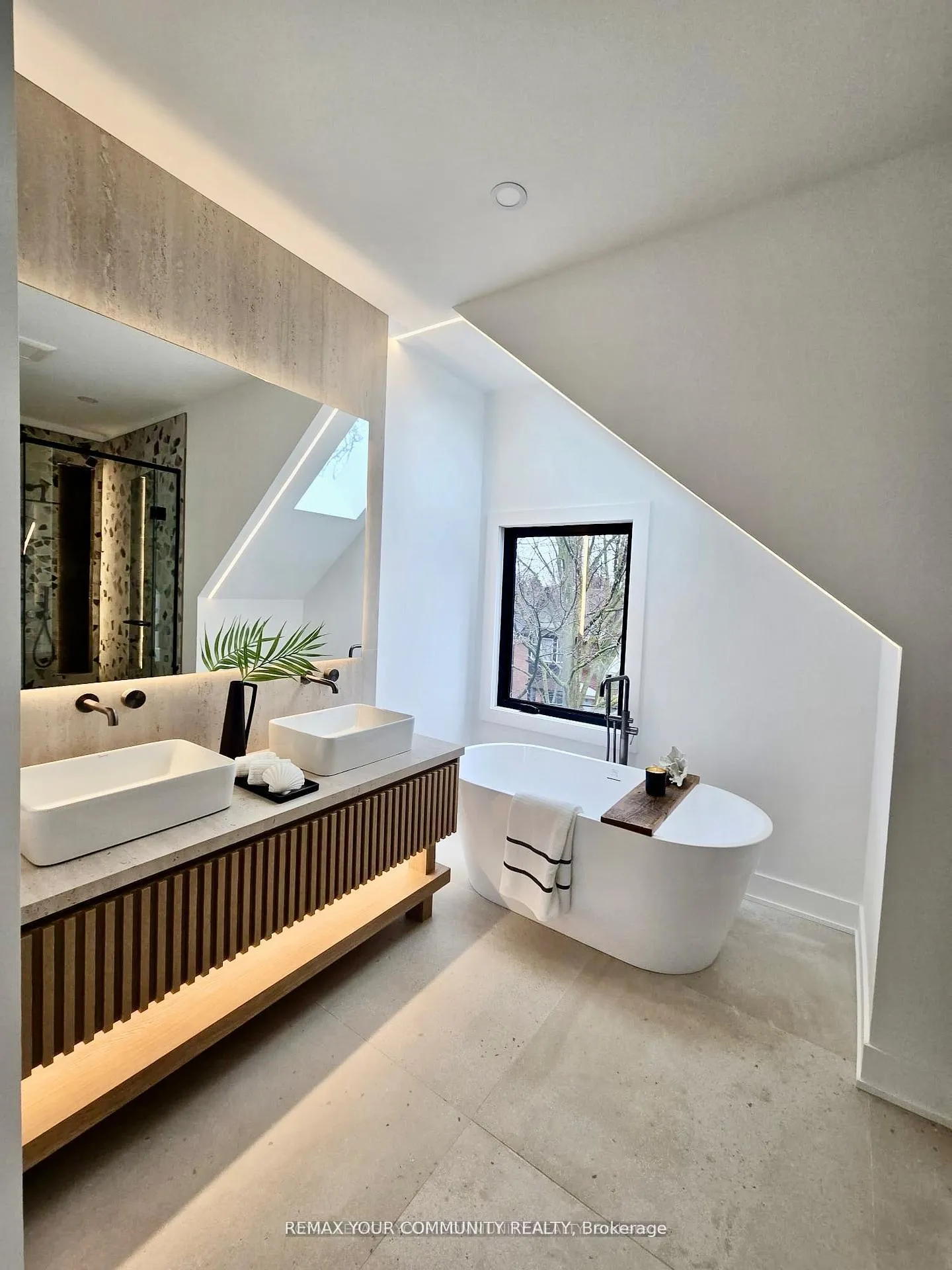 Photo 33 of 32 Endean Avenue, Toronto, South Riverdale — HOMEH