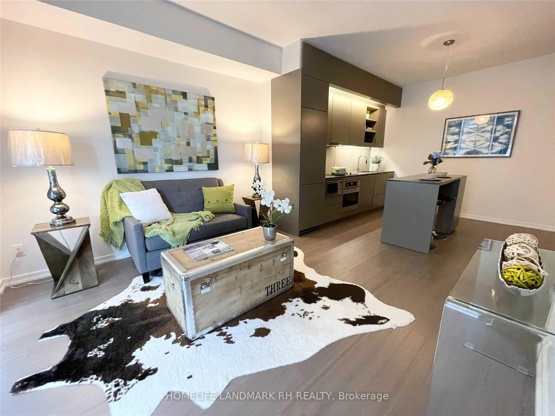Photo 2 of Unit 818, 101 Peter Street, Toronto, Waterfront Communities — HOMEH