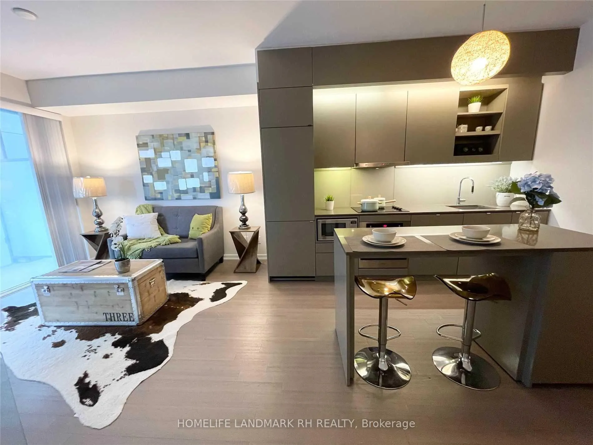 Photo 4 of Unit 818, 101 Peter Street, Toronto, Waterfront Communities — HOMEH