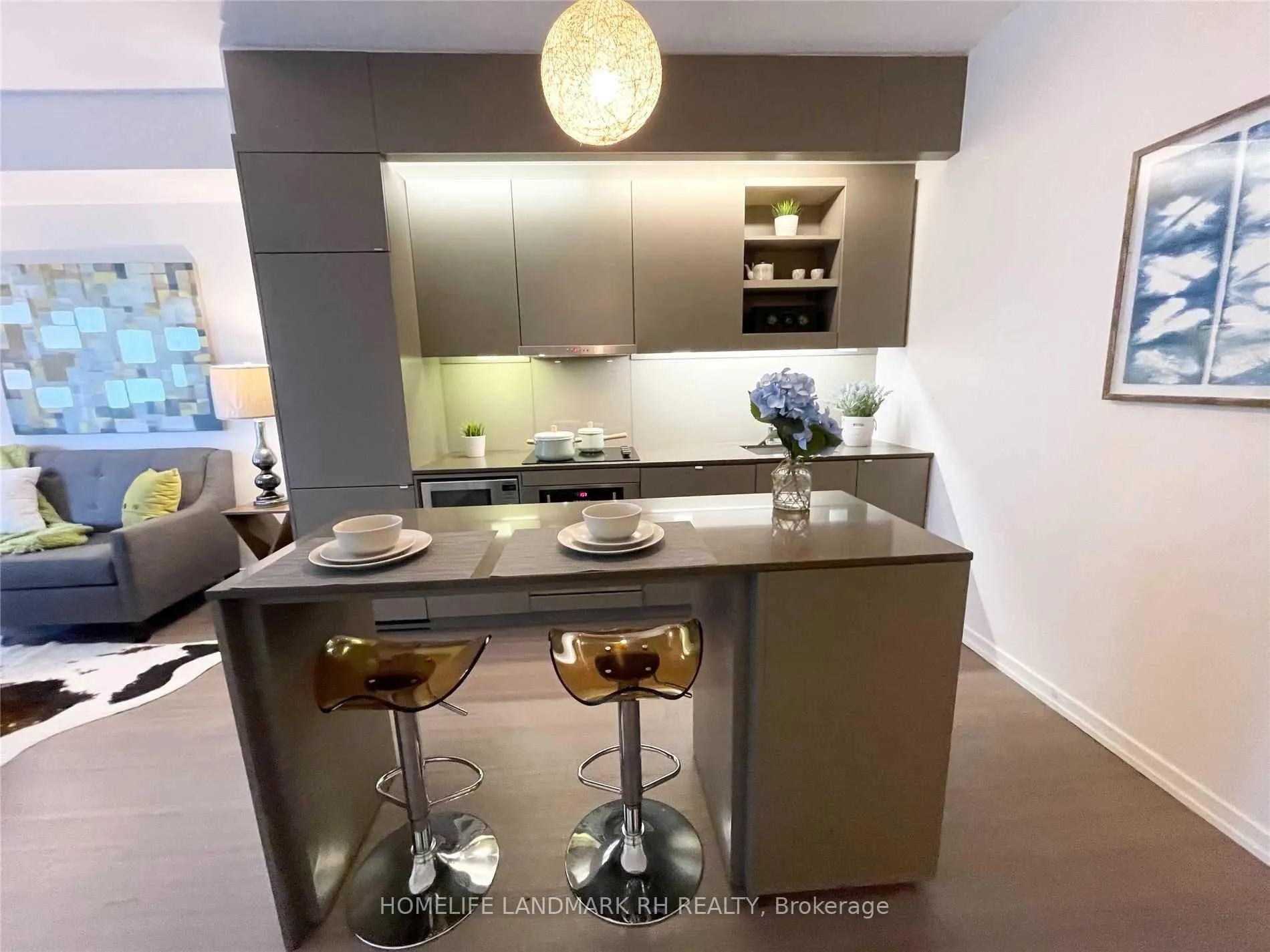 Photo 6 of Unit 818, 101 Peter Street, Toronto, Waterfront Communities — HOMEH