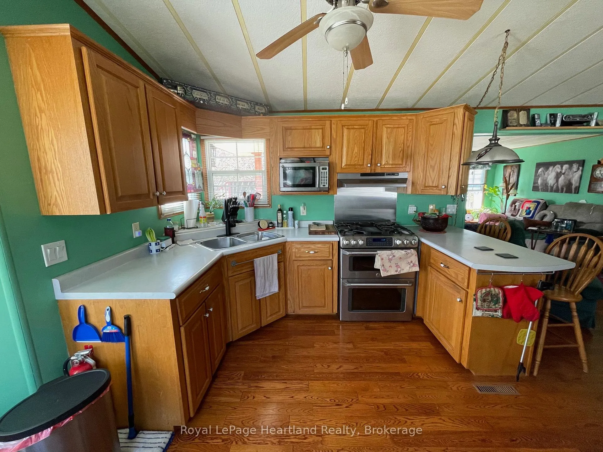 Photo 3 of 11 - 77719 Bluewater Highway, Bluewater, Bayfield — HOMEH