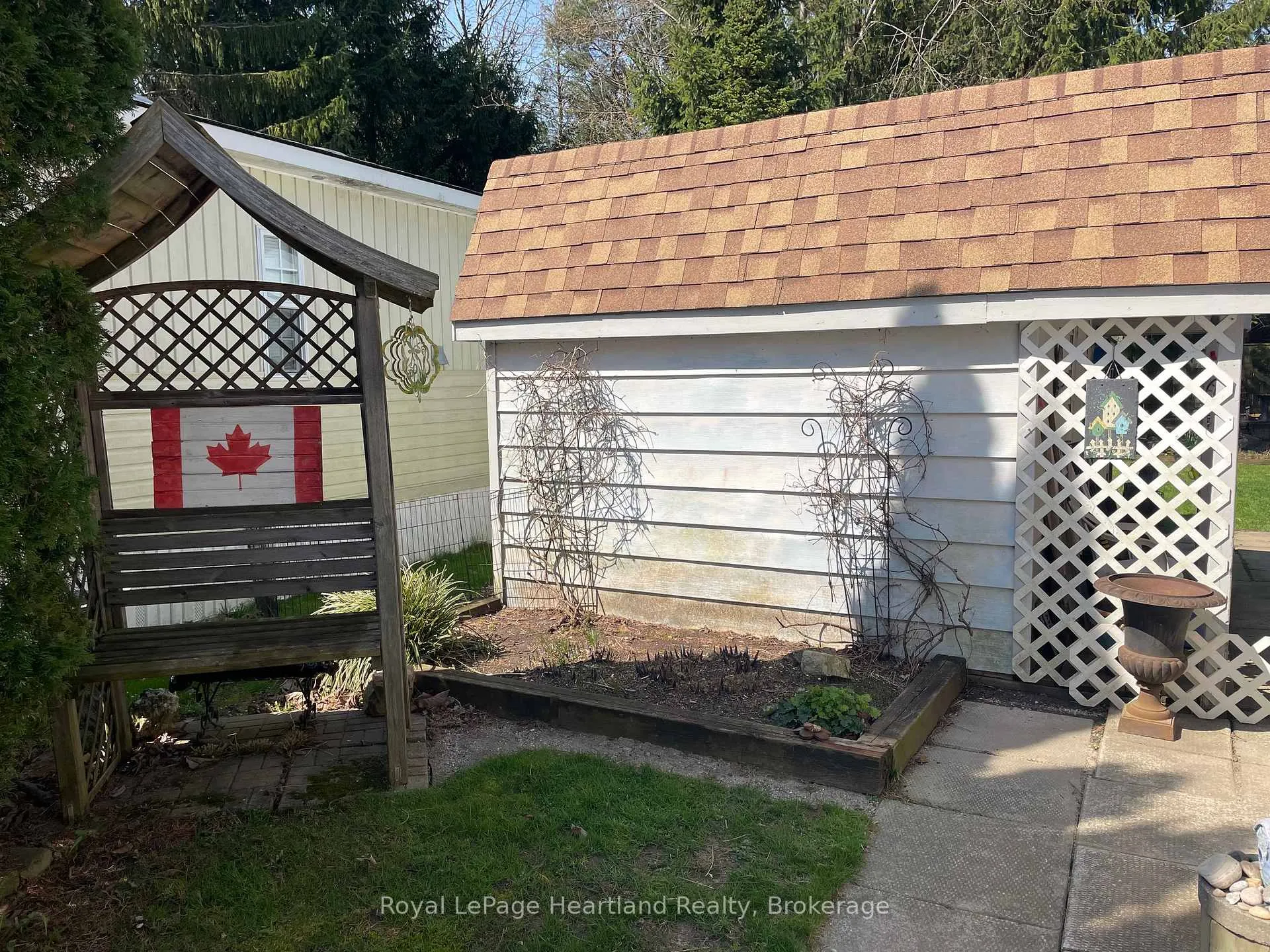 Photo 18 of 11 - 77719 Bluewater Highway, Bluewater, Bayfield — HOMEH