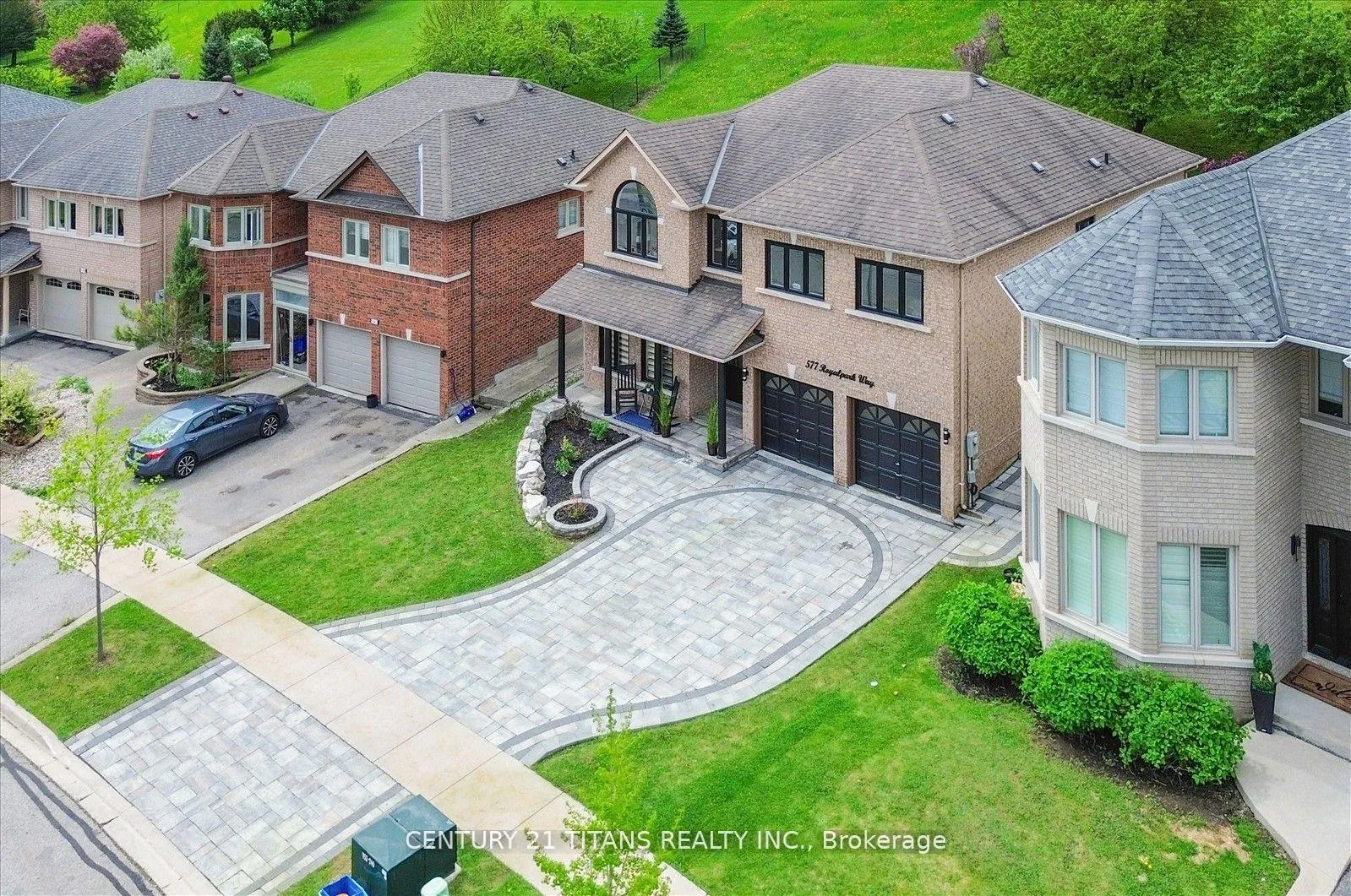 Photo 2 of 577 Royalpark Way, Vaughan, Elder Mills — HOMEH
