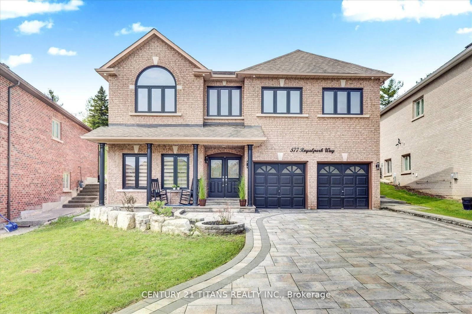 Photo 3 of 577 Royalpark Way, Vaughan, Elder Mills — HOMEH