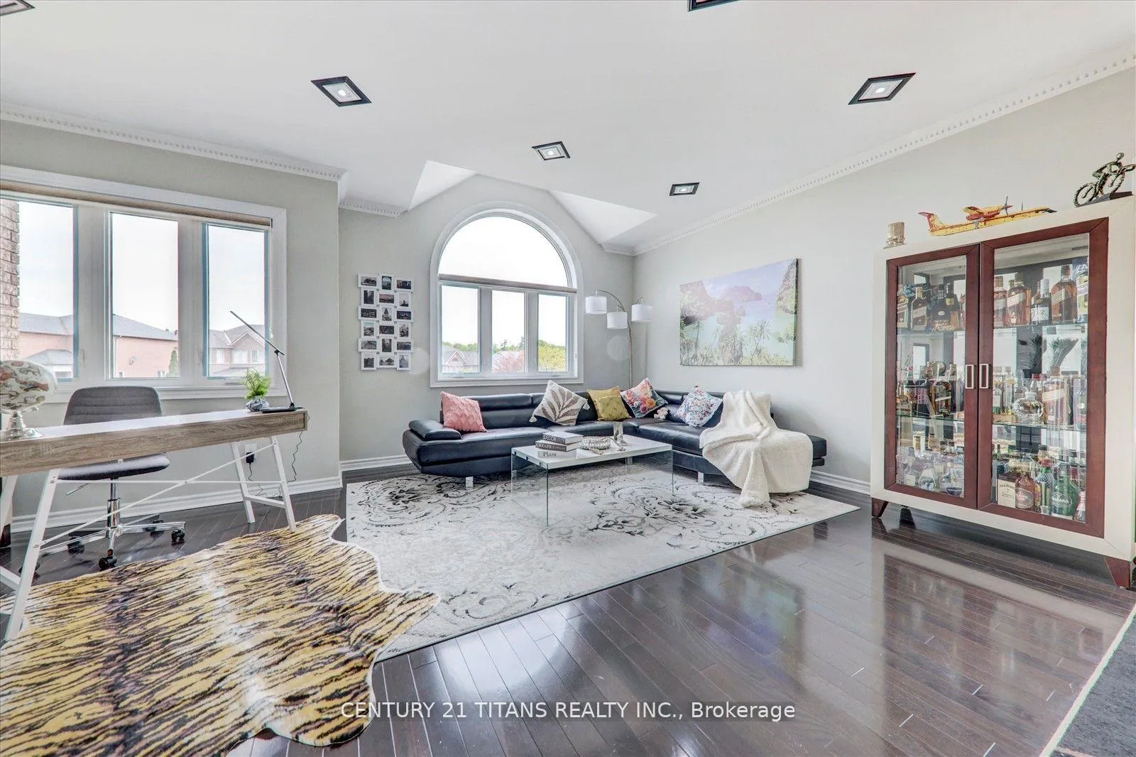 Photo 11 of 577 Royalpark Way, Vaughan, Elder Mills — HOMEH