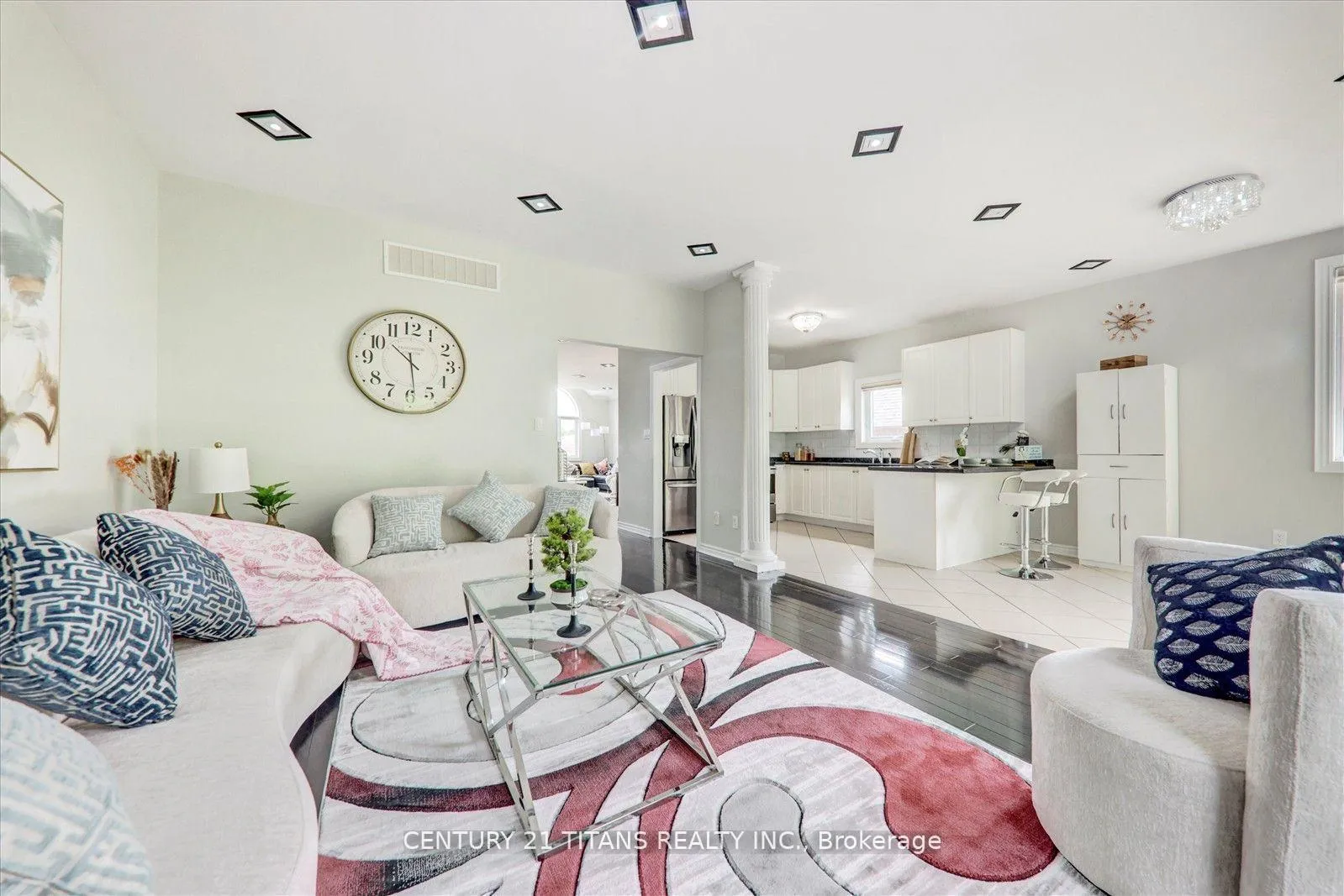 Photo 13 of 577 Royalpark Way, Vaughan, Elder Mills — HOMEH