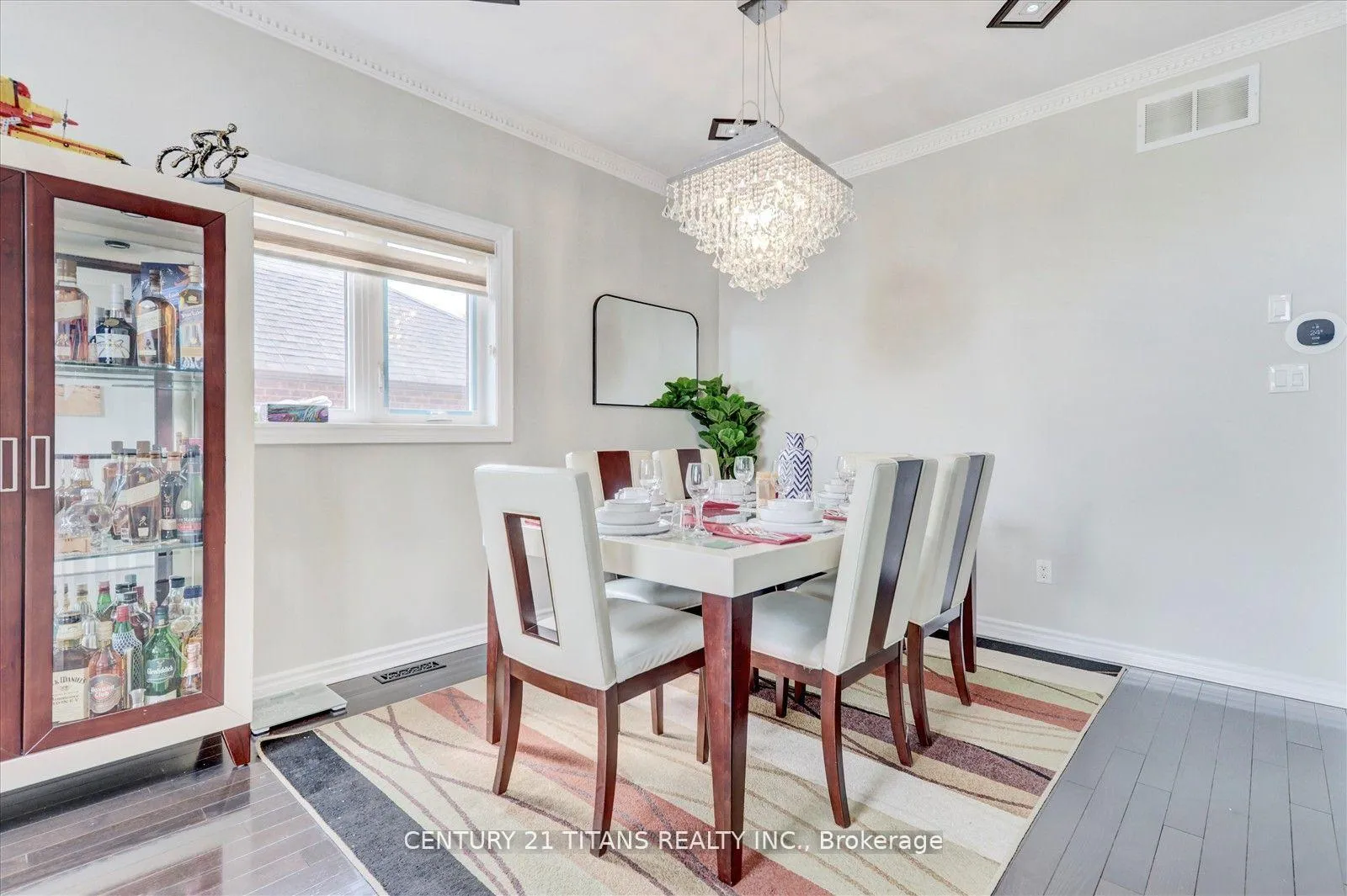 Photo 14 of 577 Royalpark Way, Vaughan, Elder Mills — HOMEH