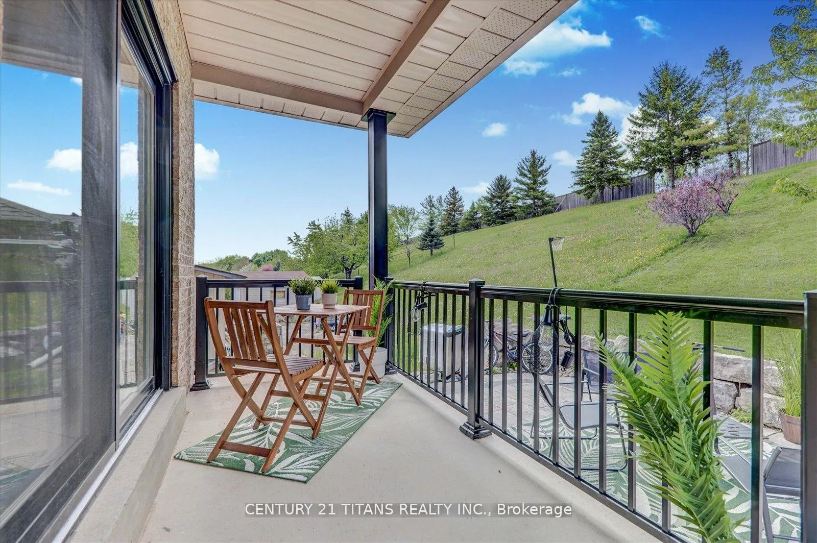 Photo 28 of 577 Royalpark Way, Vaughan, Elder Mills — HOMEH