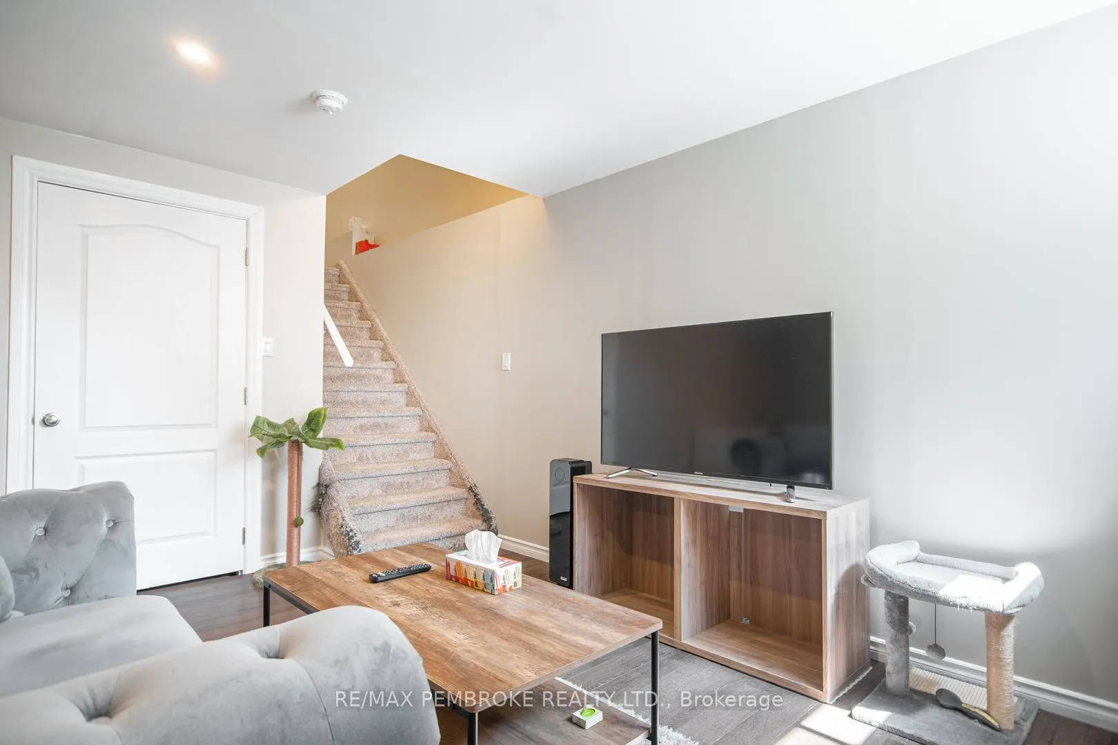 Photo 24 of 2073 Sandstone Crescent, Petawawa — HOMEH