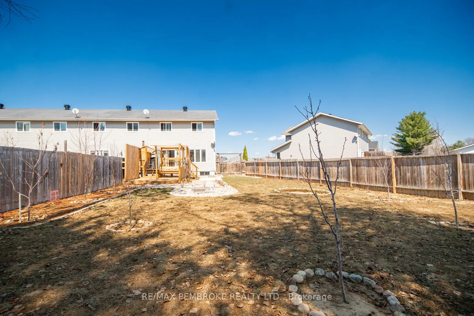 Photo 34 of 2073 Sandstone Crescent, Petawawa — HOMEH