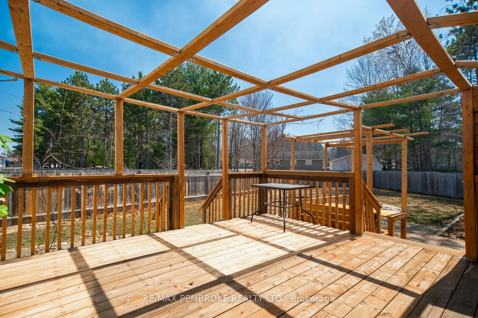 Photo 40 of 2073 Sandstone Crescent, Petawawa — HOMEH
