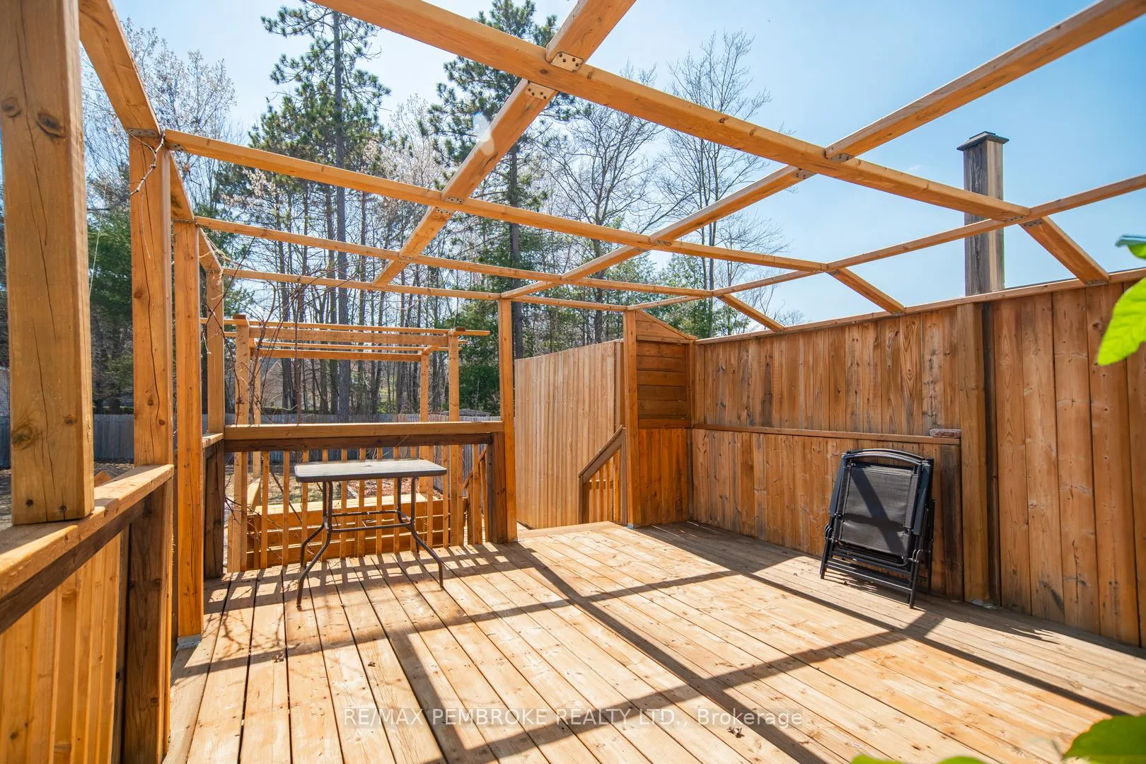 Photo 41 of 2073 Sandstone Crescent, Petawawa — HOMEH