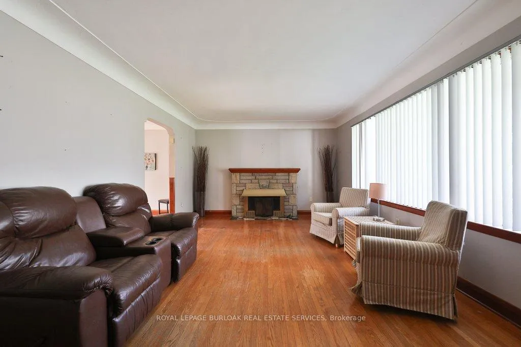 Photo 5 of 759 King Road, Burlington, LaSalle — HOMEH