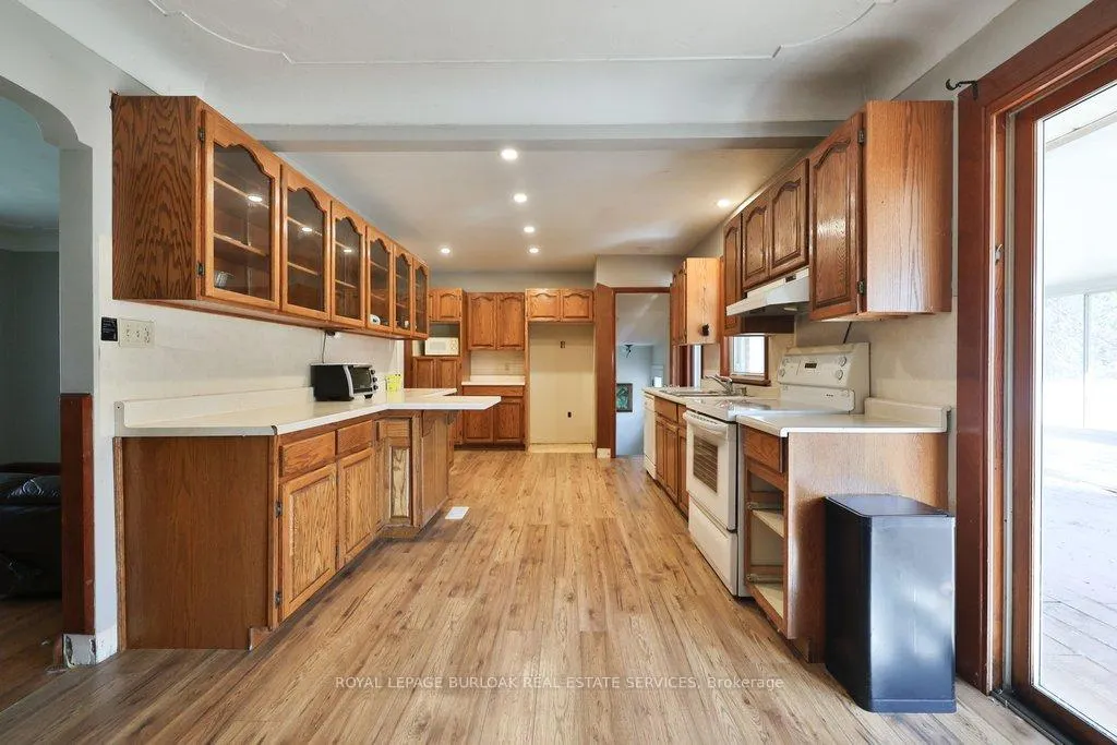 Photo 9 of 759 King Road, Burlington, LaSalle — HOMEH