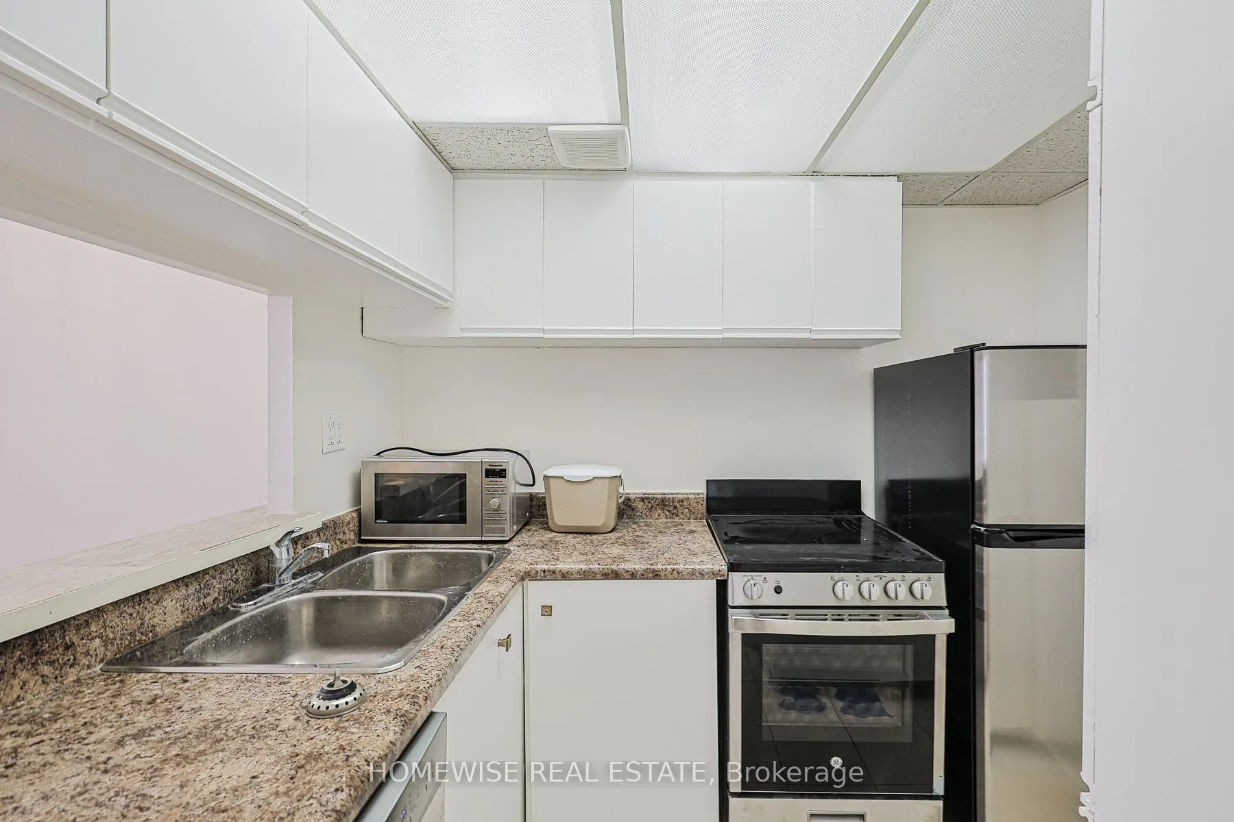 Photo 2 of Unit 705, 485 Kingston Road, Toronto, The Beaches — HOMEH