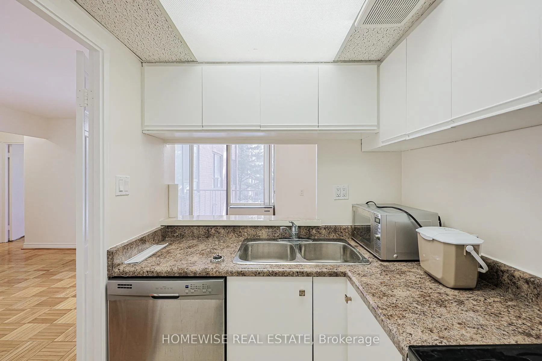 Photo 4 of Unit 705, 485 Kingston Road, Toronto, The Beaches — HOMEH