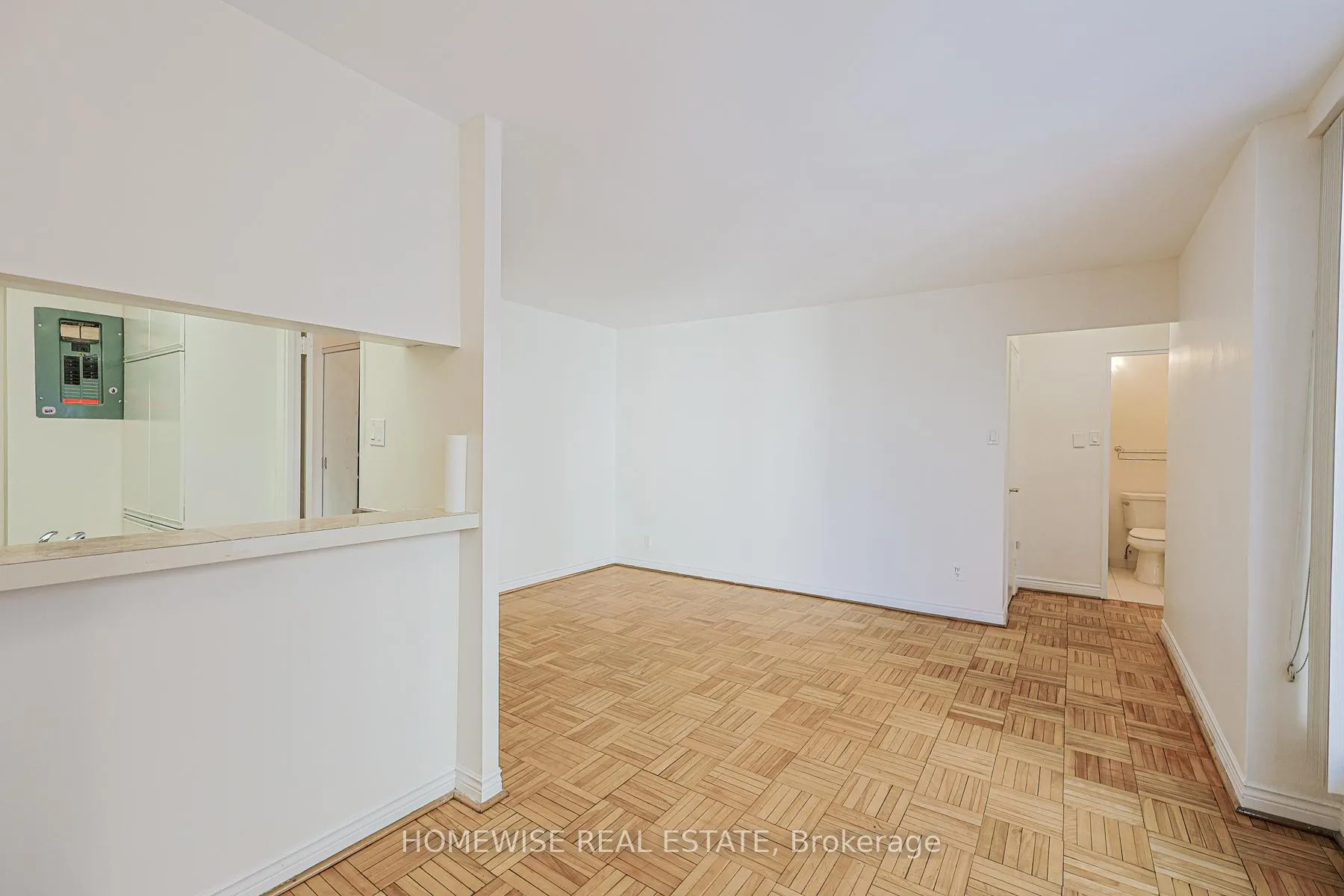 Photo 10 of Unit 705, 485 Kingston Road, Toronto, The Beaches — HOMEH