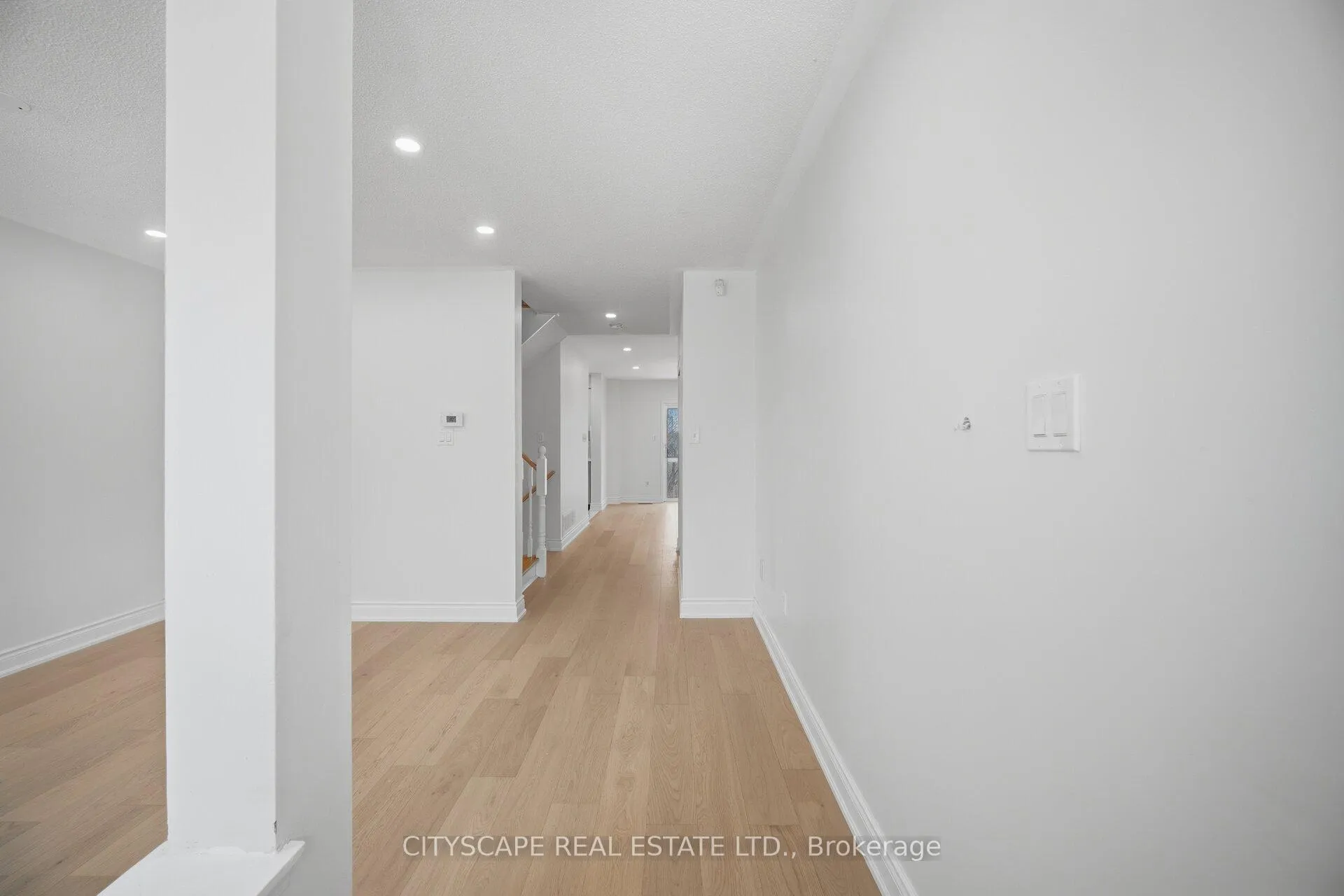 Photo 8 of 106 Tianlee Crescent, Brampton, Fletcher's Meadow — HOMEH