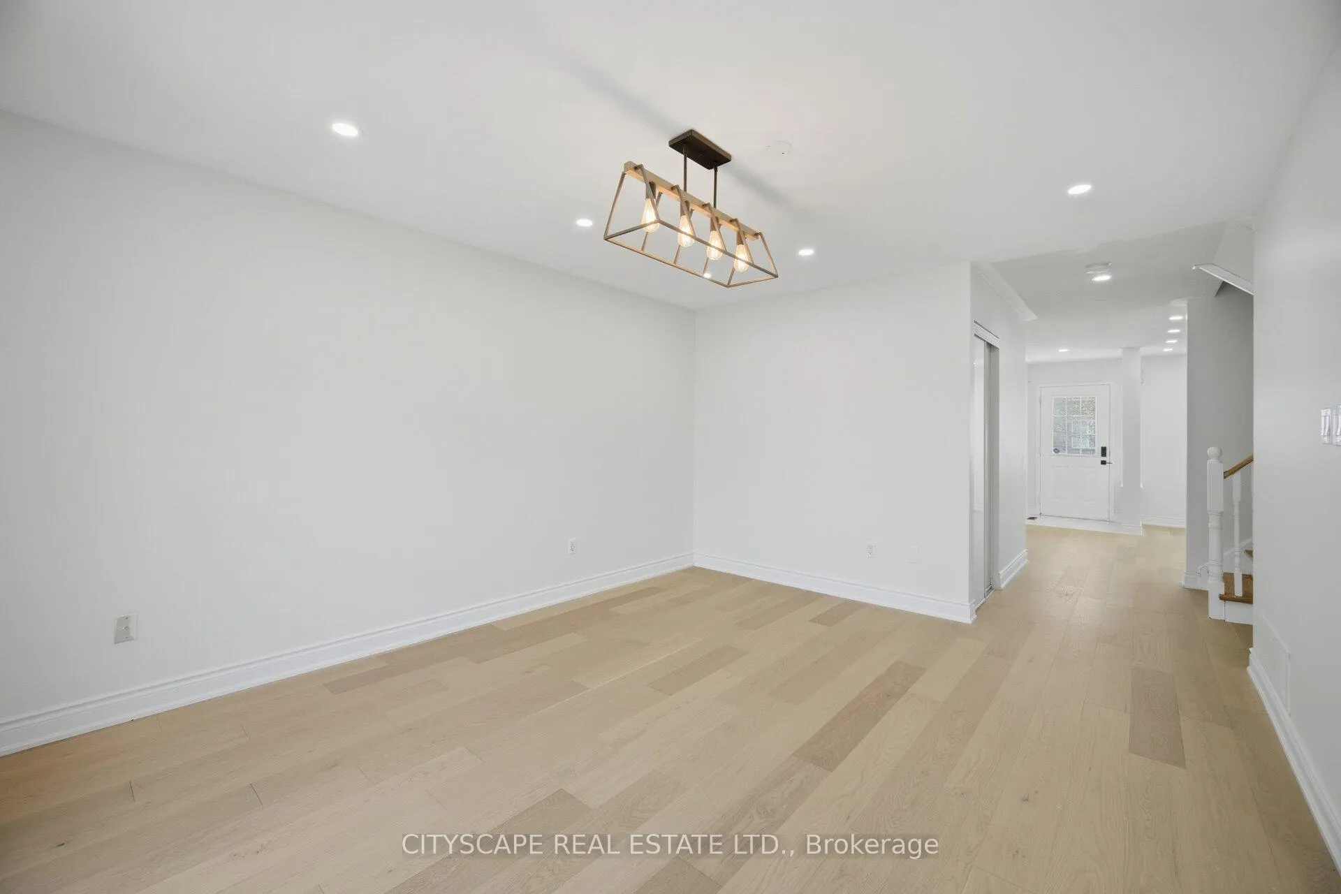 Photo 13 of 106 Tianlee Crescent, Brampton, Fletcher's Meadow — HOMEH