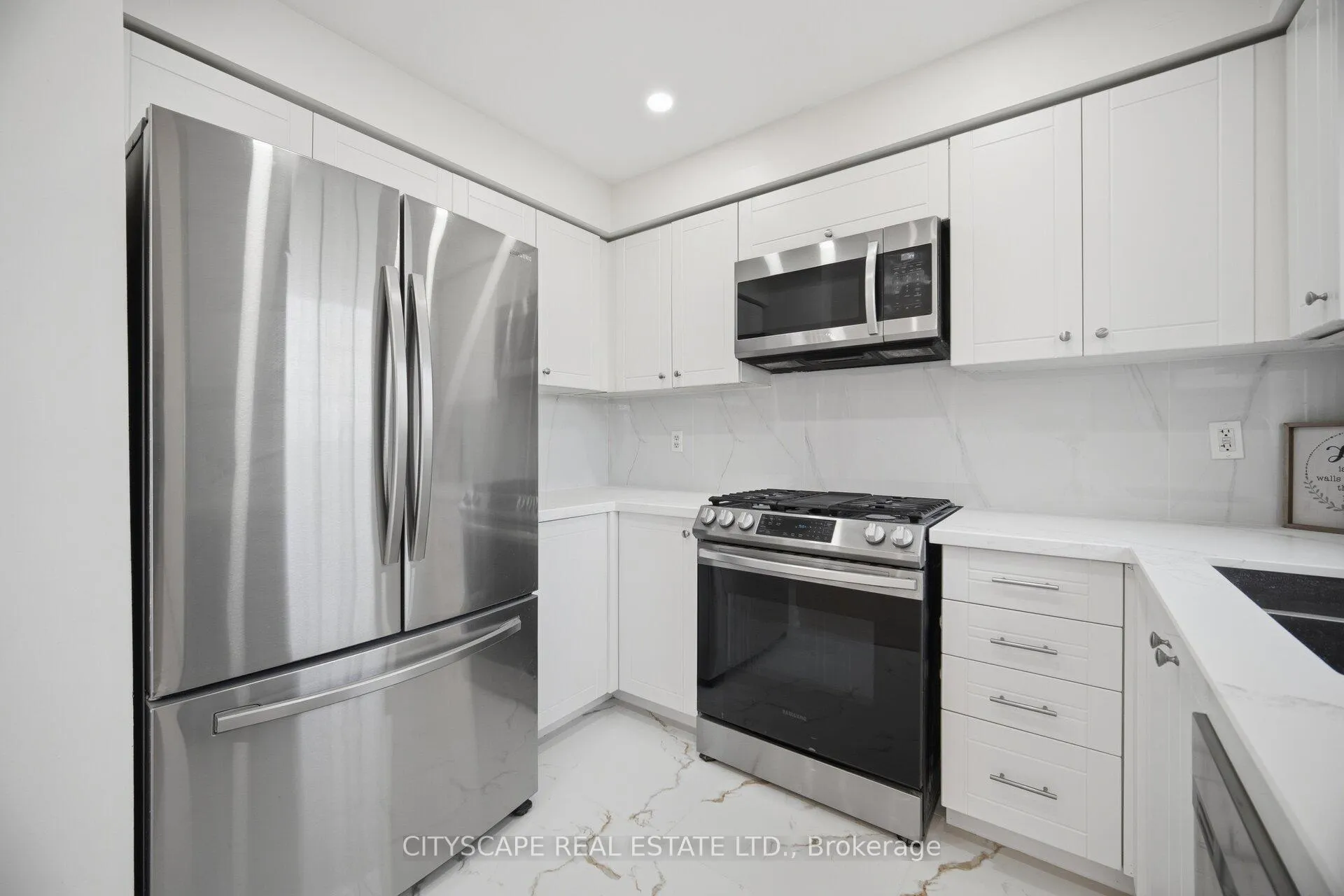 Photo 16 of 106 Tianlee Crescent, Brampton, Fletcher's Meadow — HOMEH