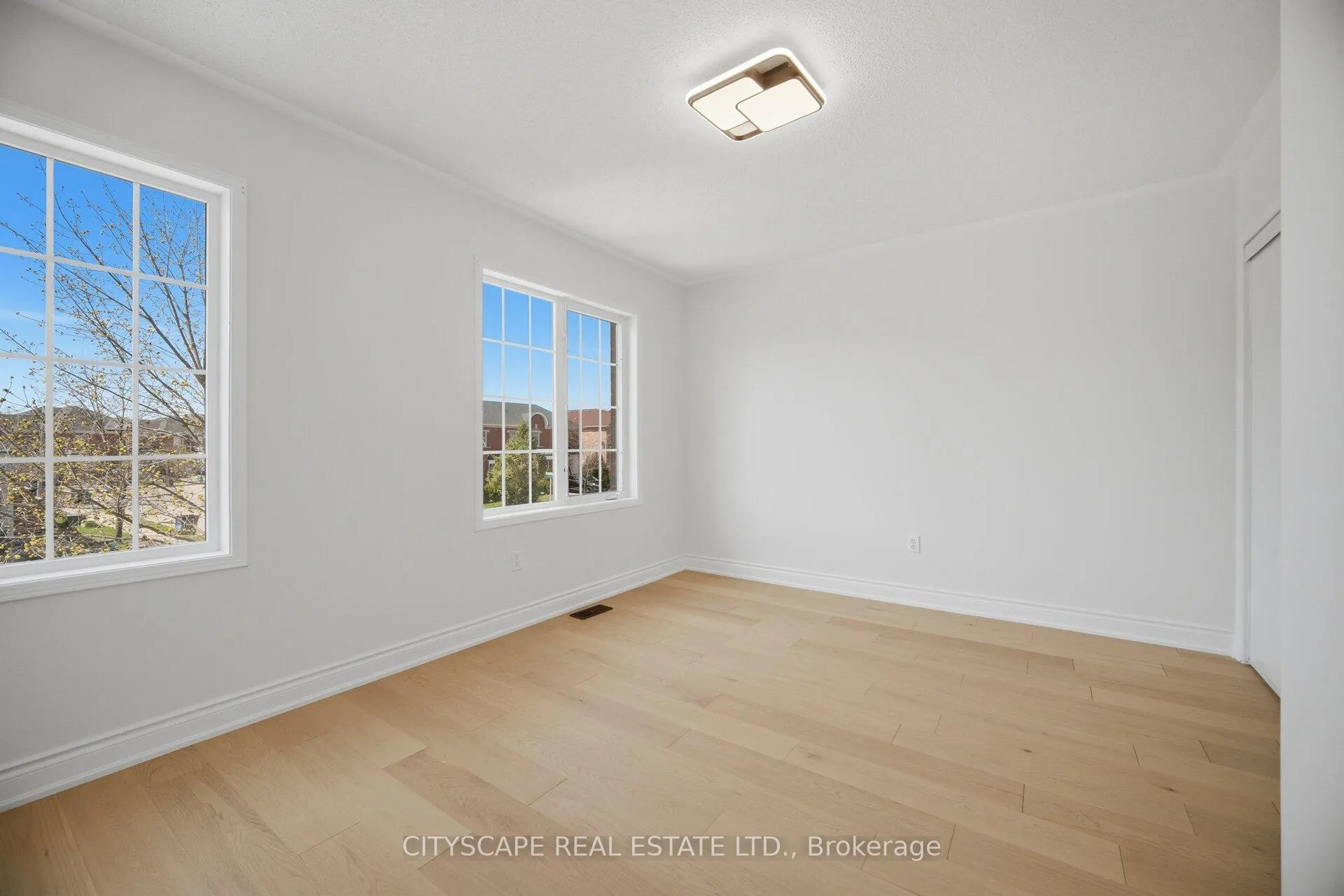 Photo 29 of 106 Tianlee Crescent, Brampton, Fletcher's Meadow — HOMEH