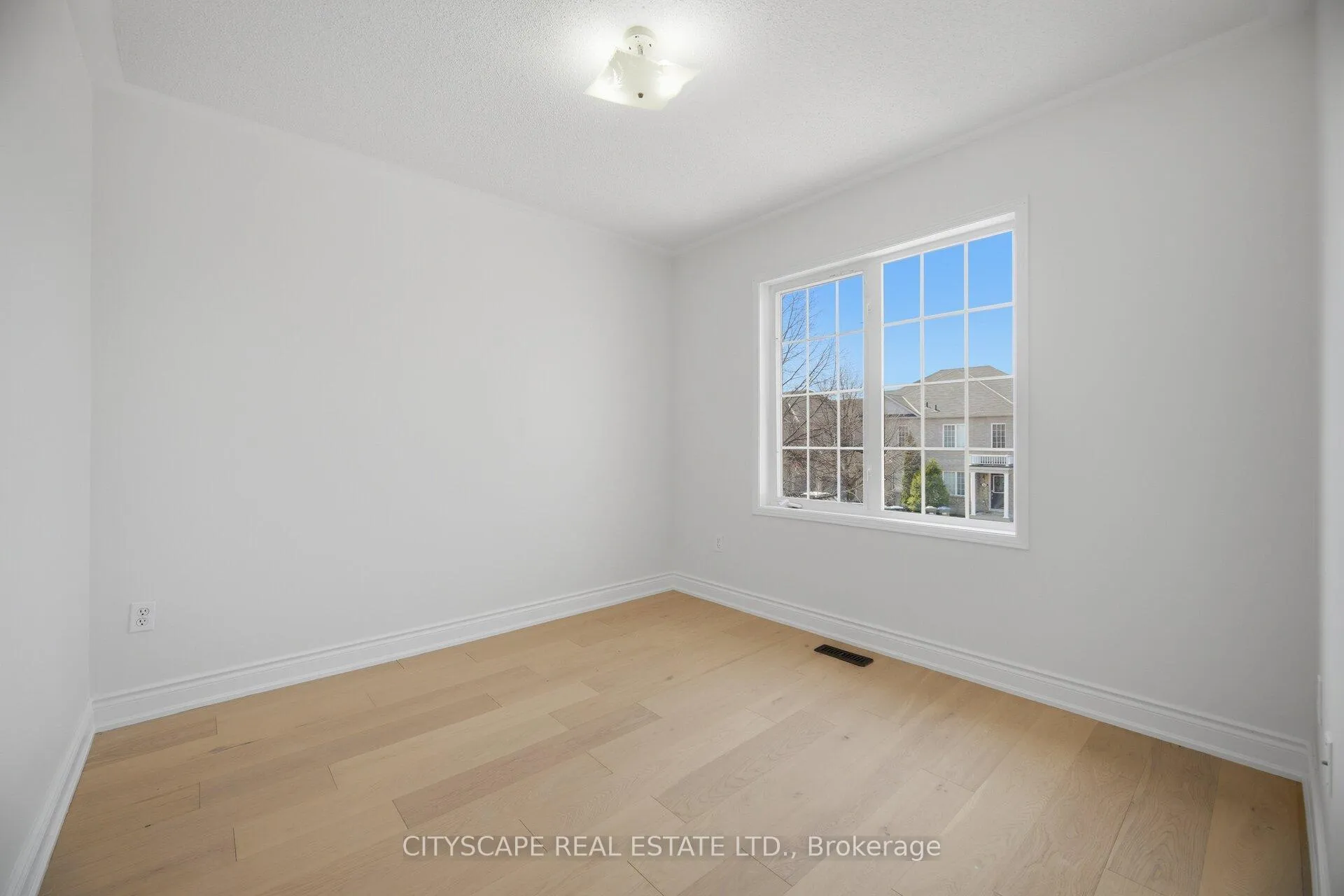 Photo 31 of 106 Tianlee Crescent, Brampton, Fletcher's Meadow — HOMEH