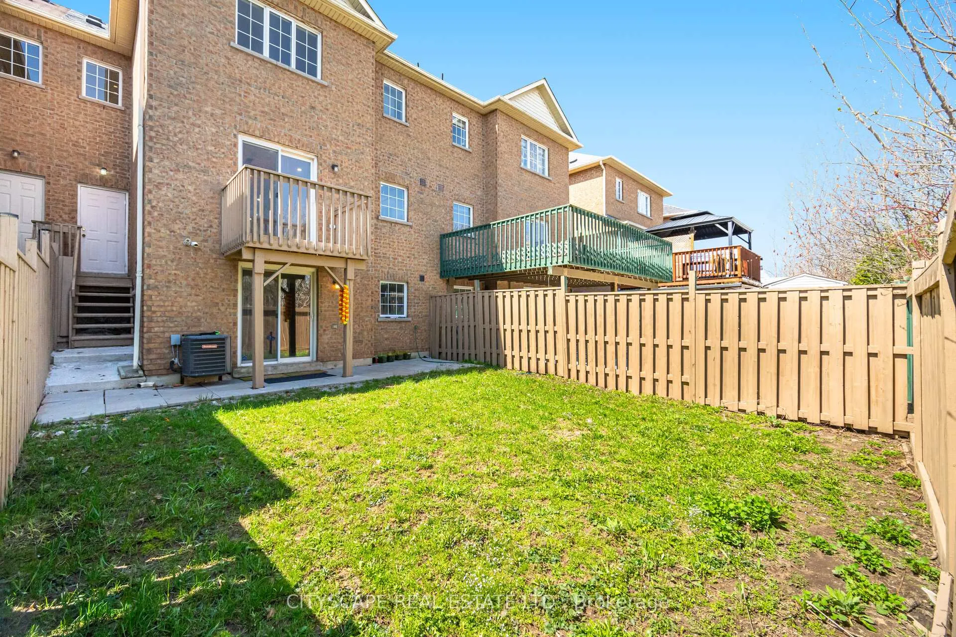 Photo 36 of 106 Tianlee Crescent, Brampton, Fletcher's Meadow — HOMEH