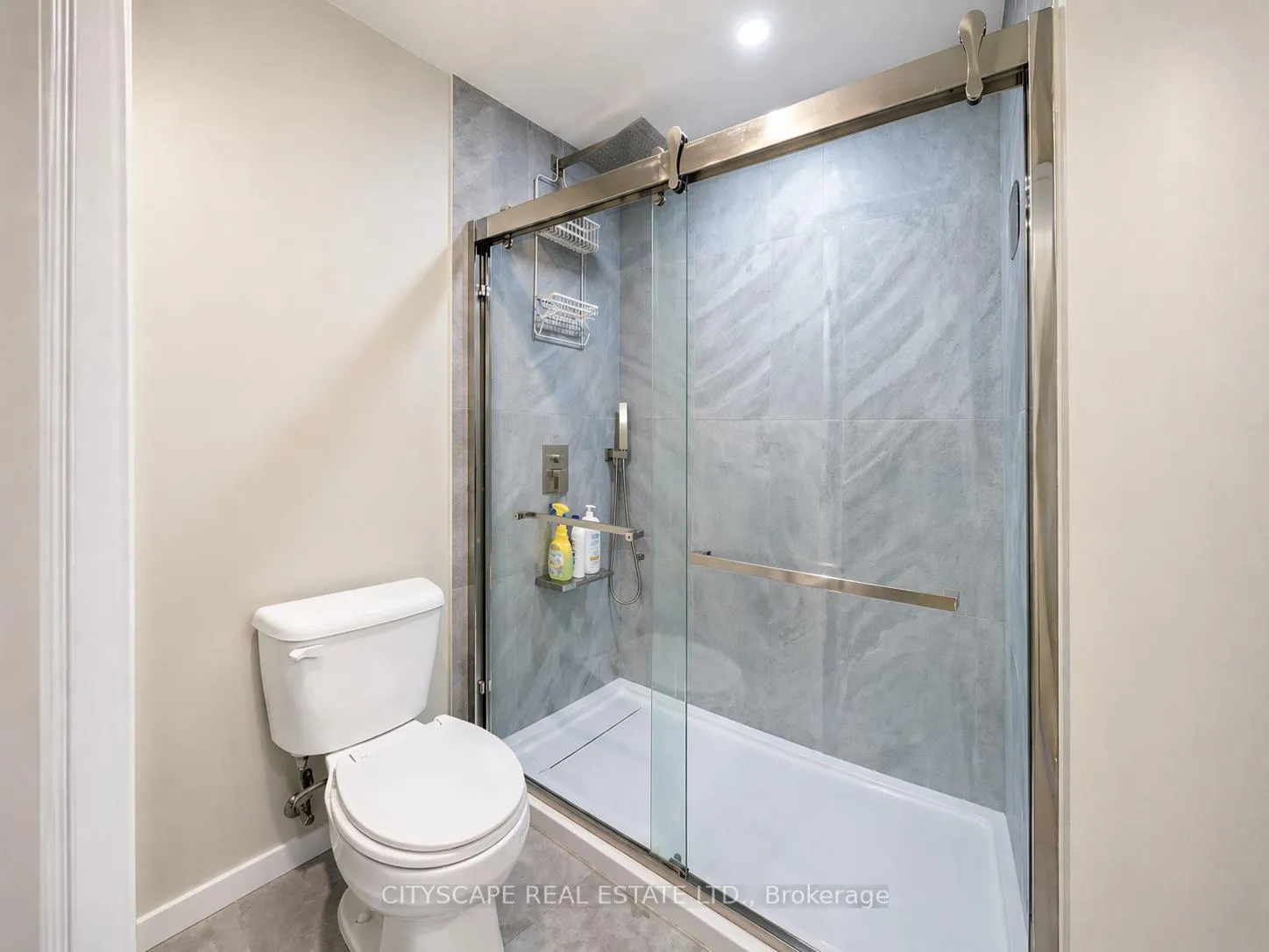Photo 39 of 106 Tianlee Crescent, Brampton, Fletcher's Meadow — HOMEH