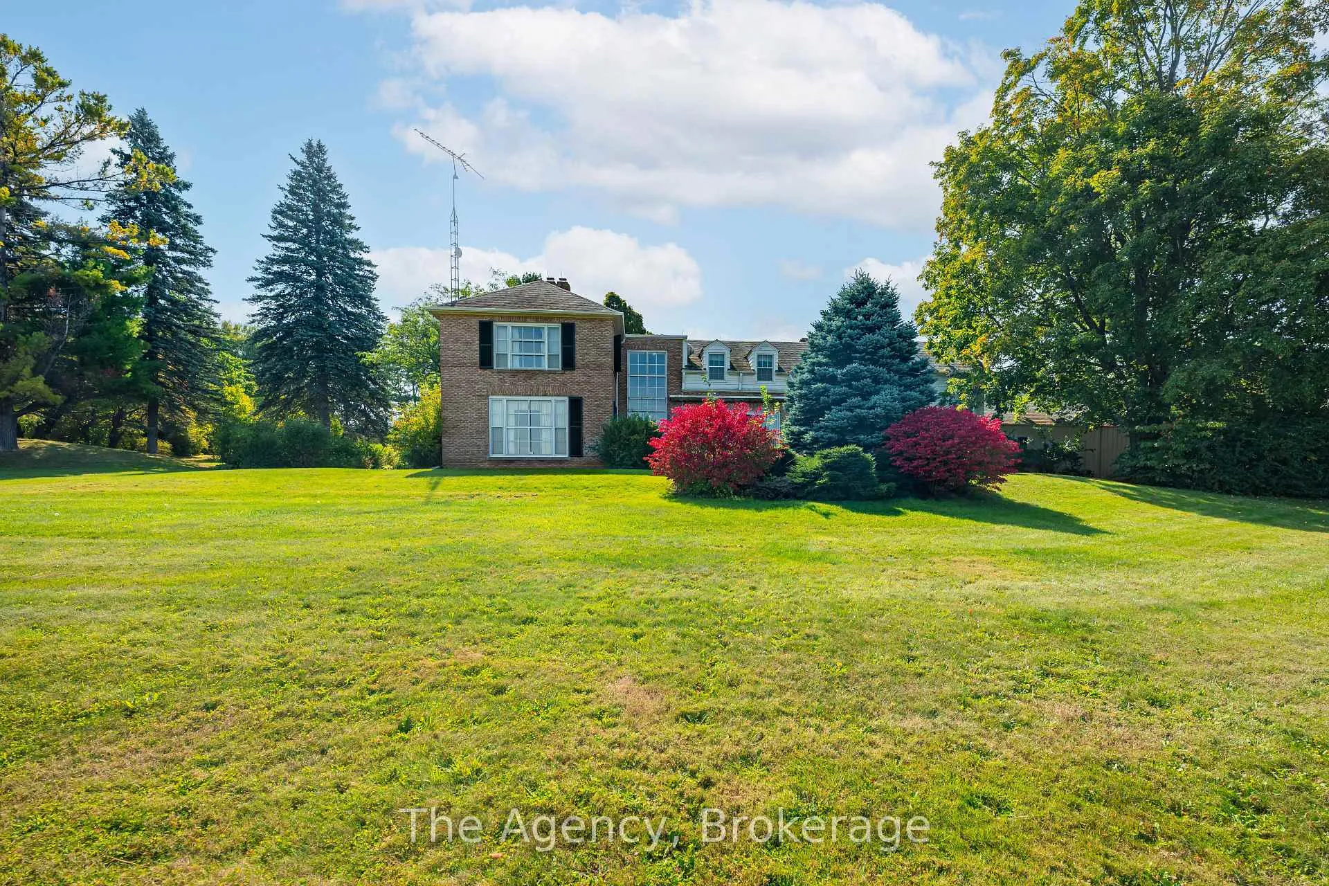 Photo 10 of 5150 17 Side Road, King, Schomberg — HOMEH