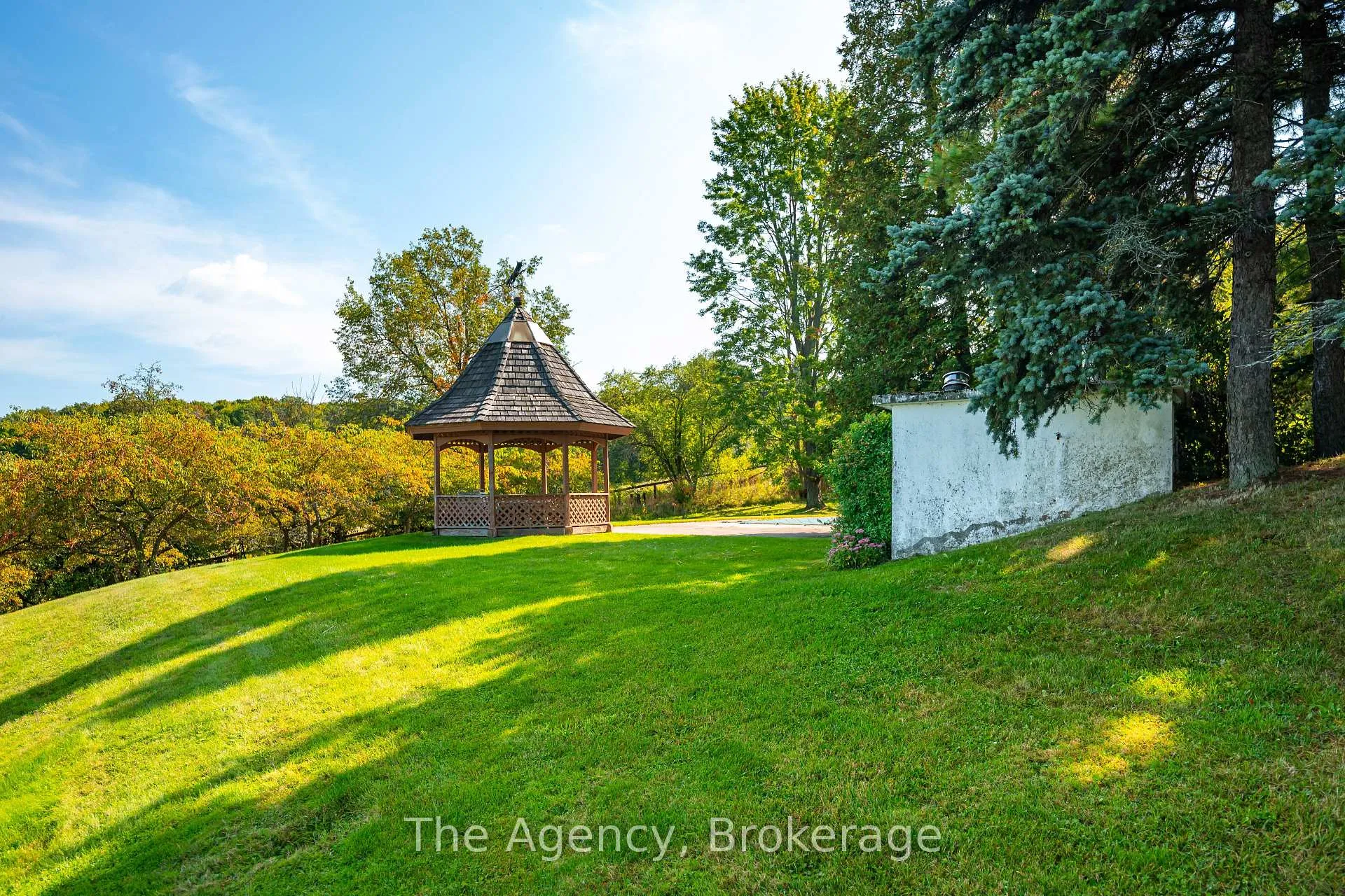 Photo 11 of 5150 17 Side Road, King, Schomberg — HOMEH