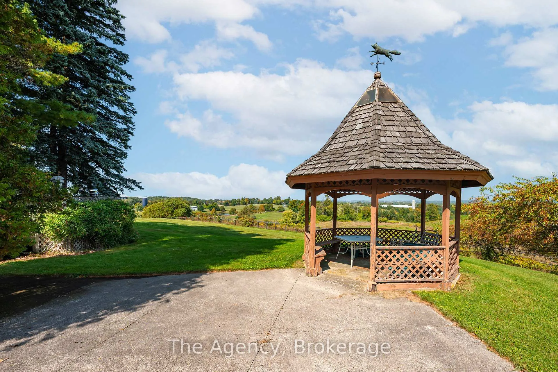 Photo 13 of 5150 17 Side Road, King, Schomberg — HOMEH