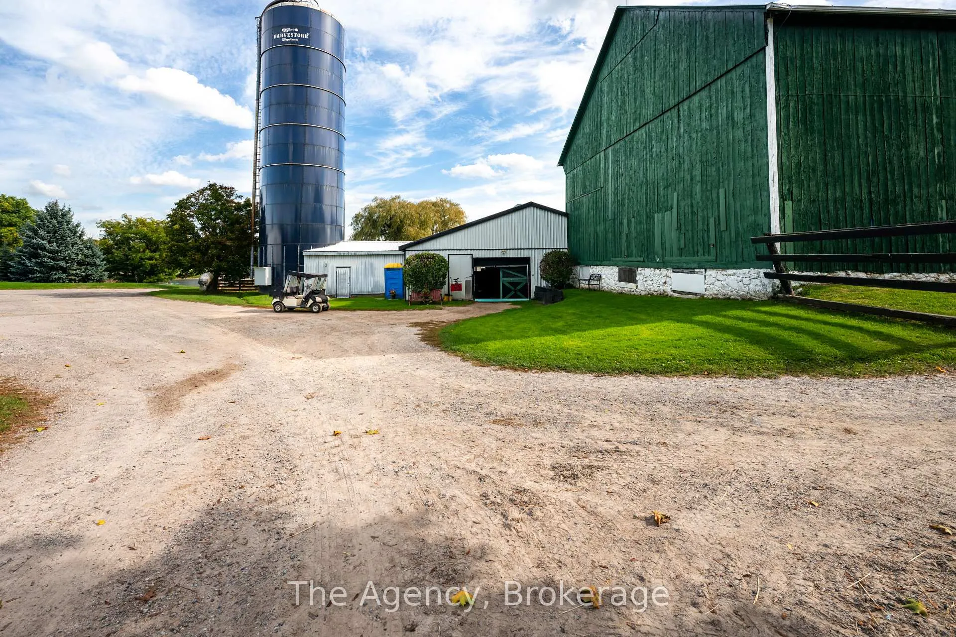 Photo 33 of 5150 17 Side Road, King, Schomberg — HOMEH