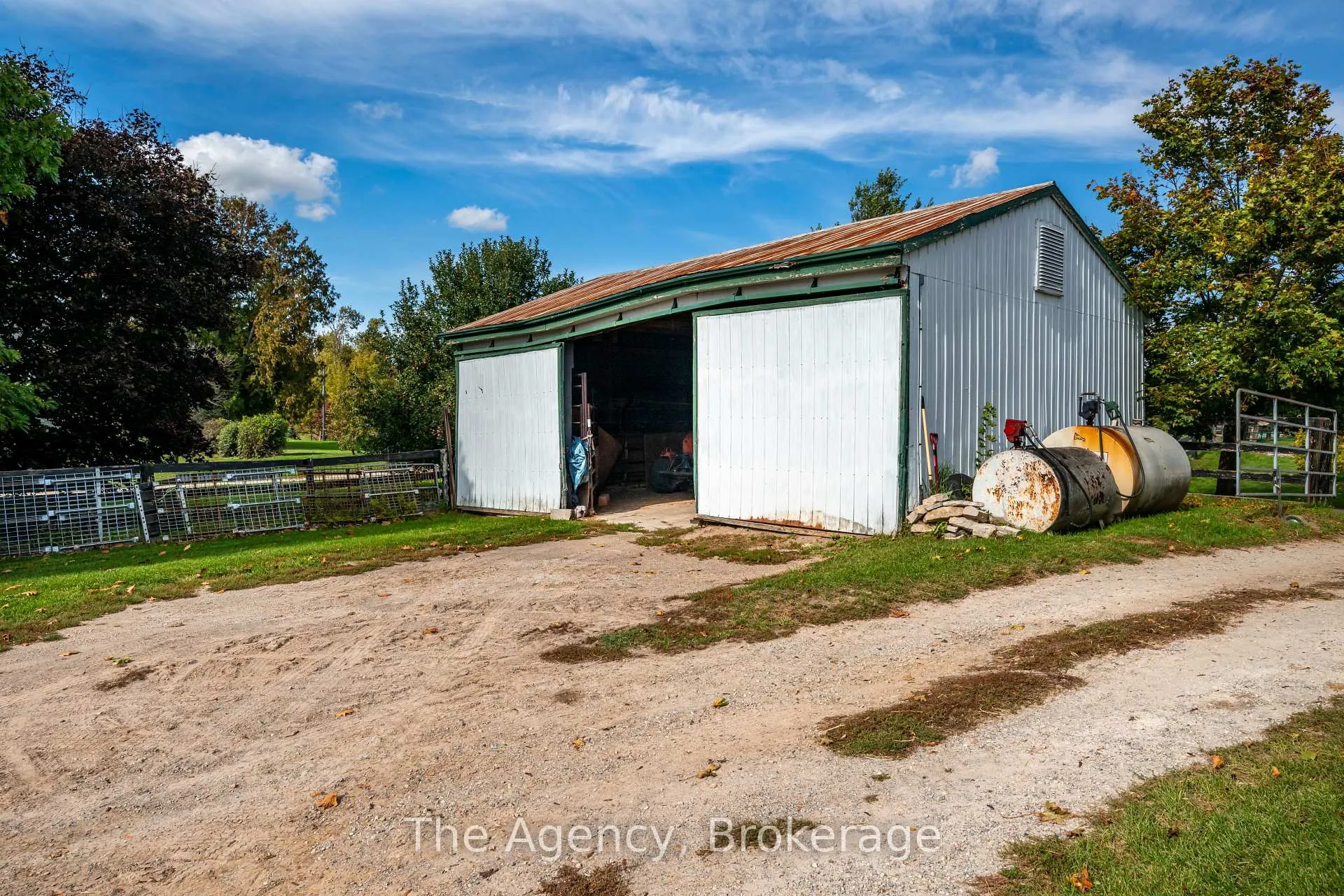 Photo 37 of 5150 17 Side Road, King, Schomberg — HOMEH