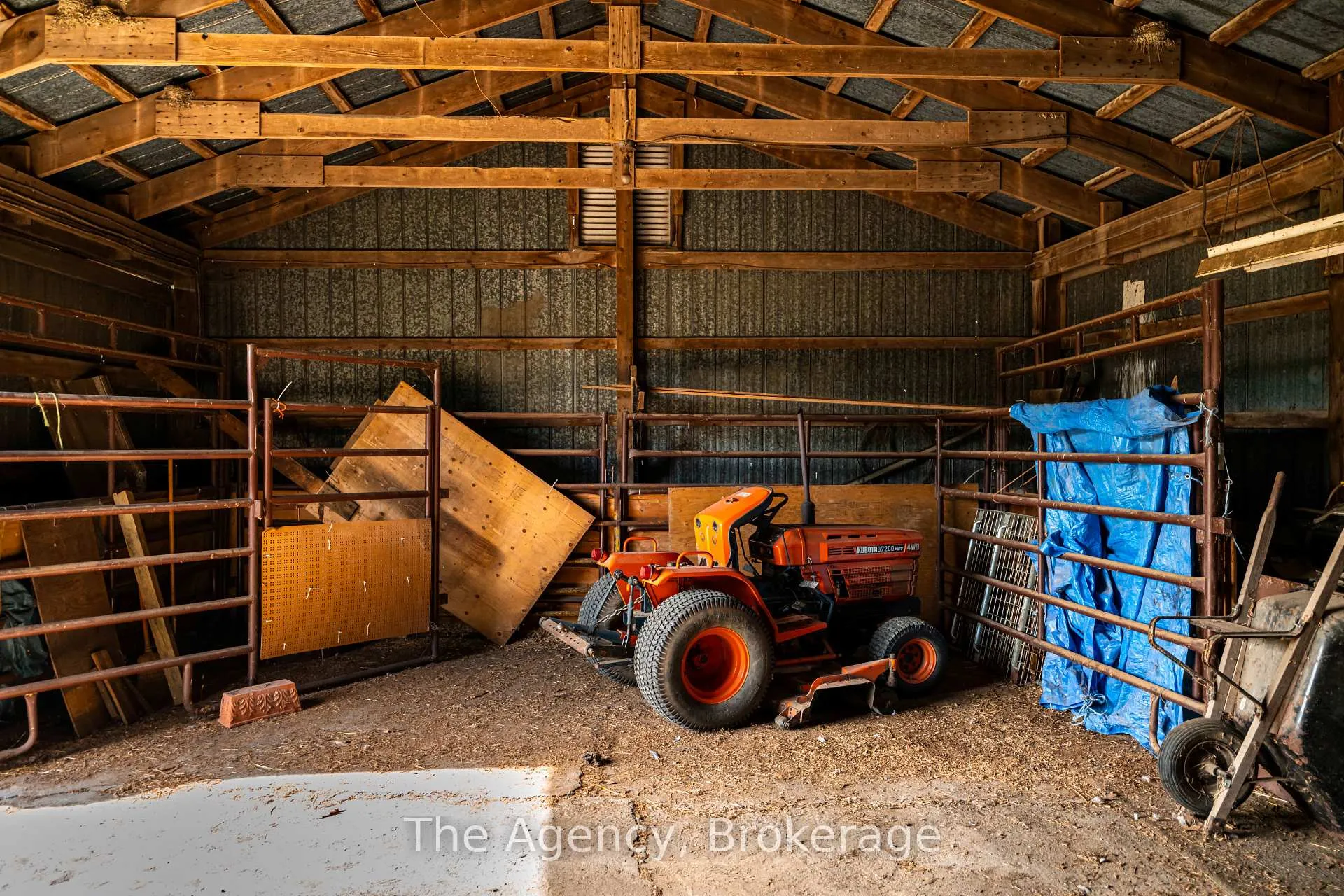 Photo 38 of 5150 17 Side Road, King, Schomberg — HOMEH