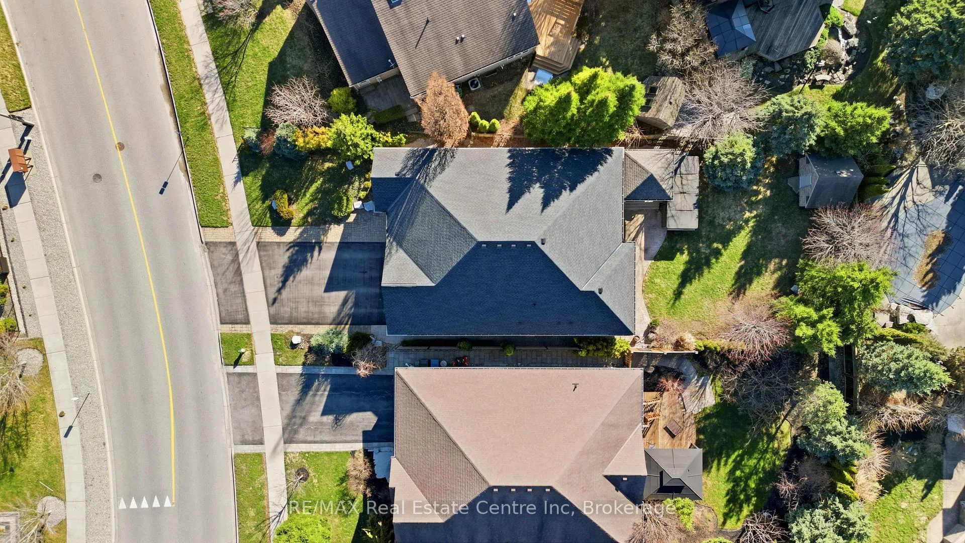 Photo 5 of 102 Kortright Road E, Guelph, Kortright East — HOMEH
