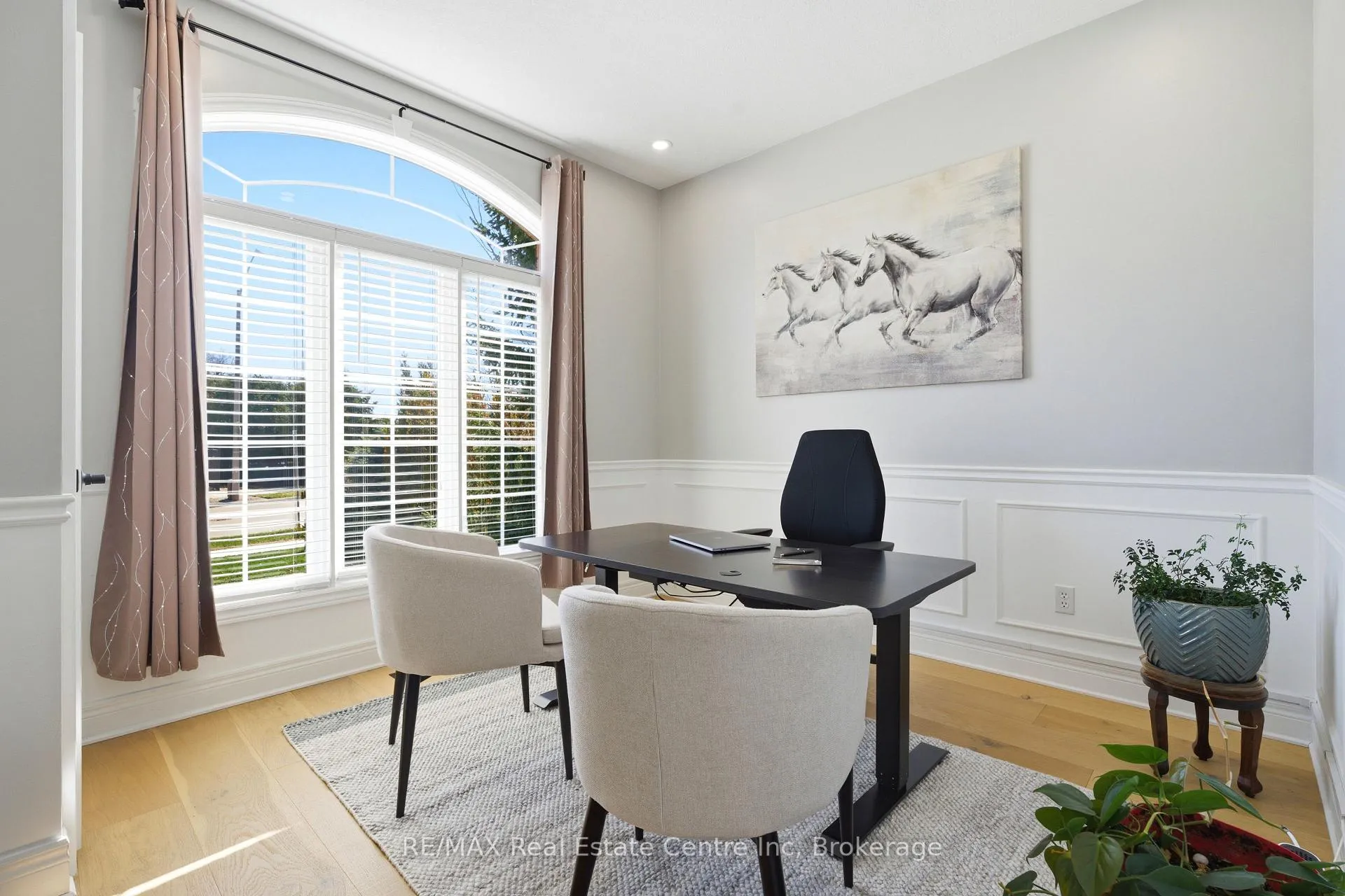Photo 8 of 102 Kortright Road E, Guelph, Kortright East — HOMEH