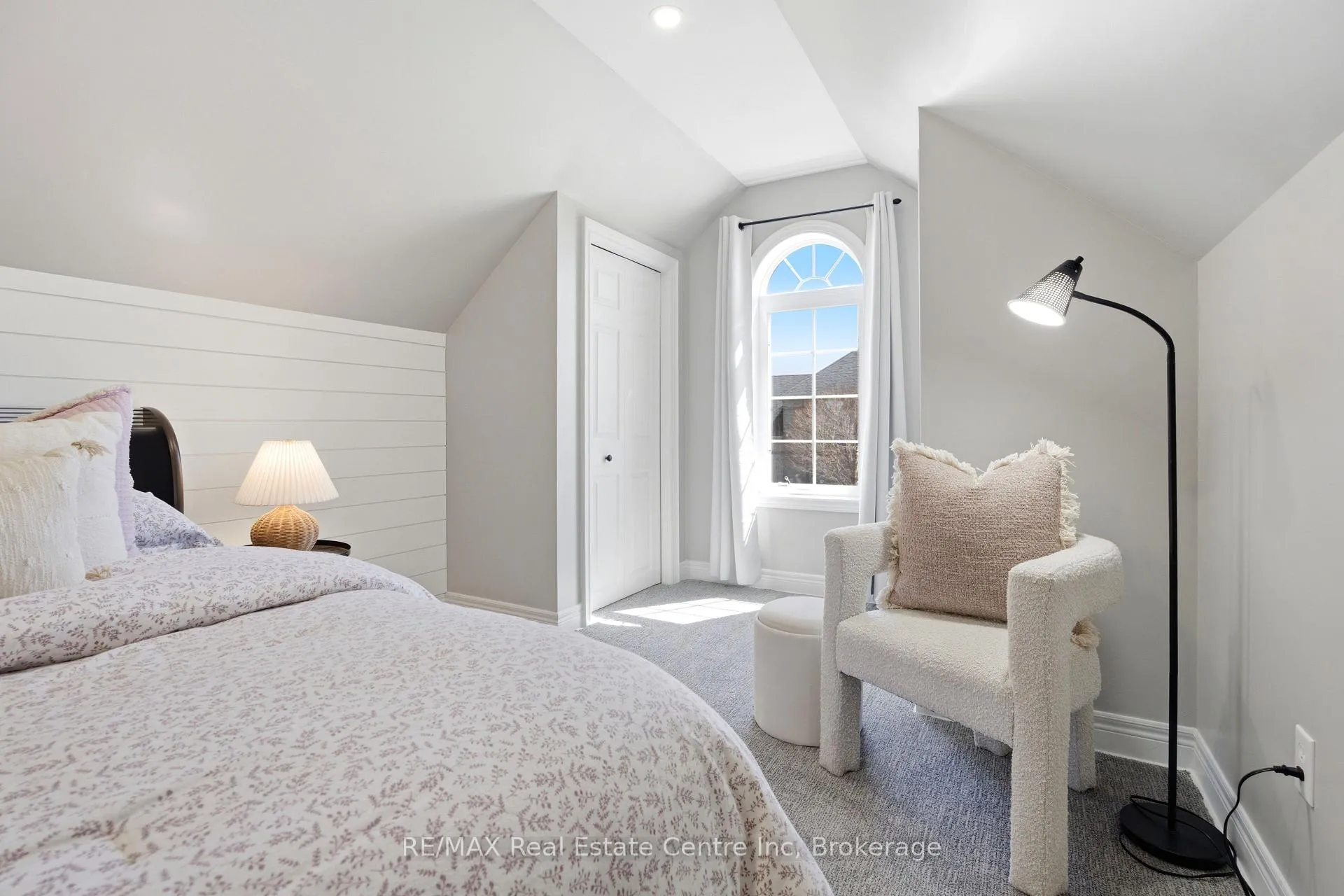 Photo 28 of 102 Kortright Road E, Guelph, Kortright East — HOMEH