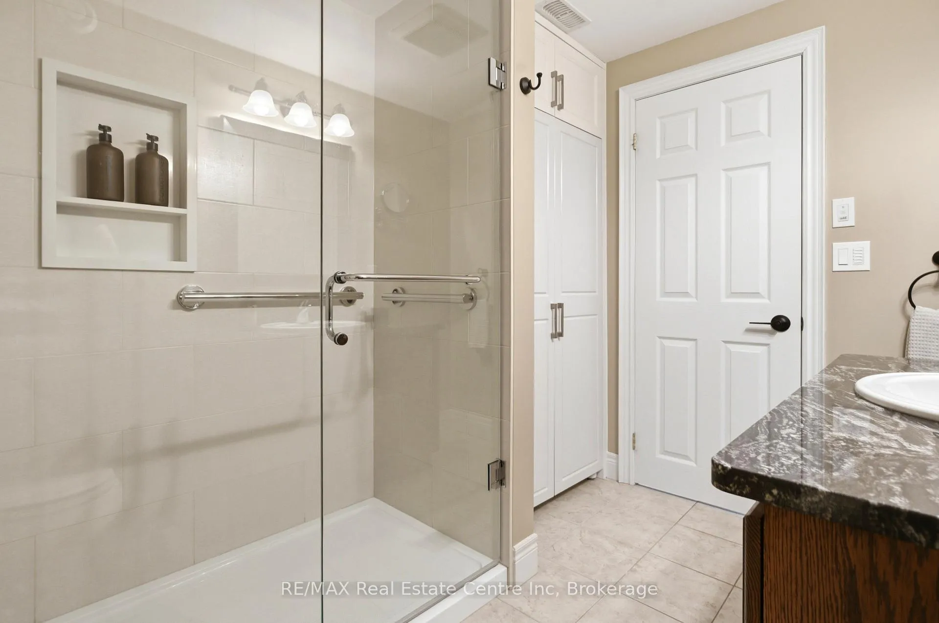 Photo 40 of 102 Kortright Road E, Guelph, Kortright East — HOMEH