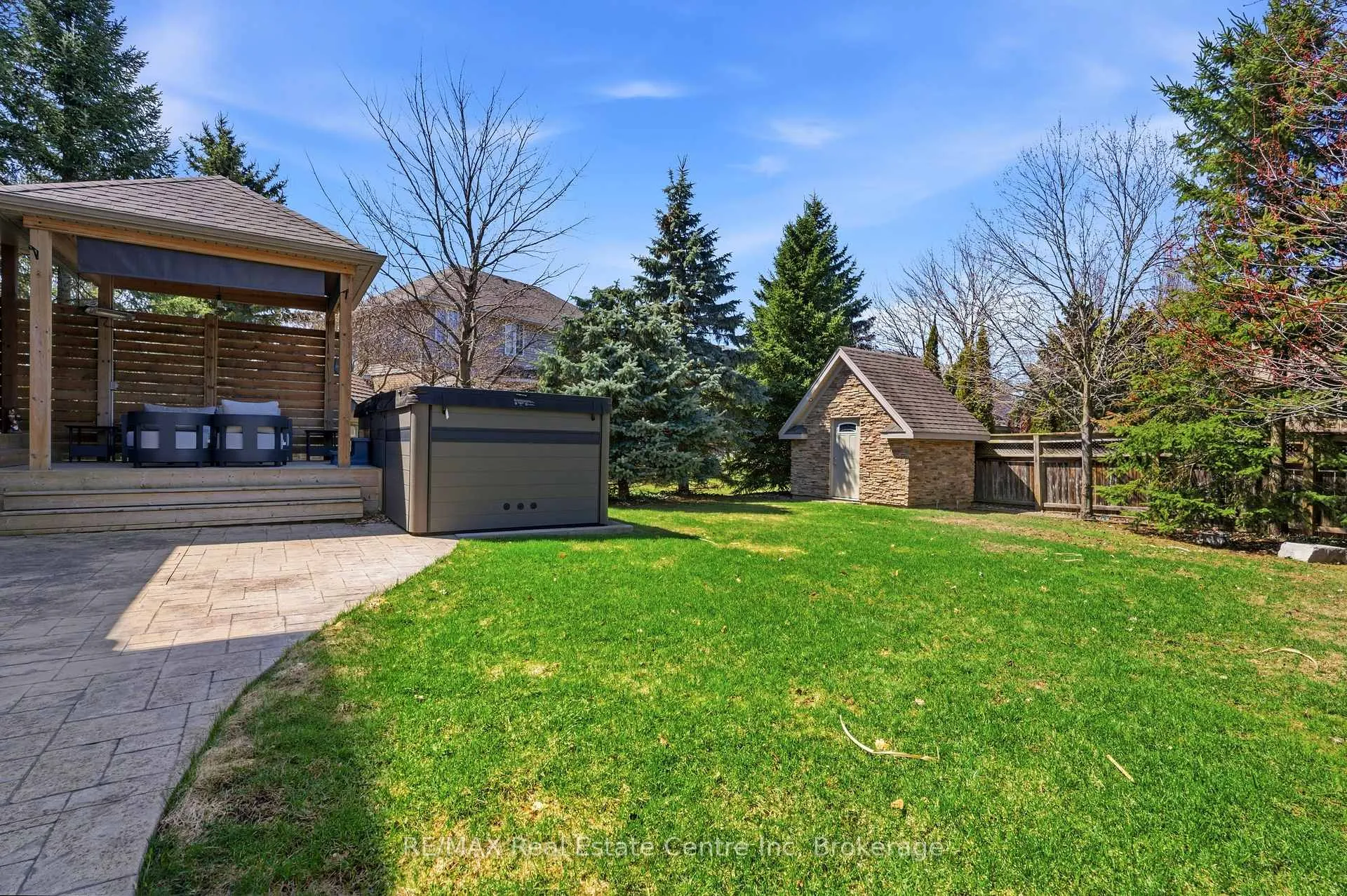 Photo 43 of 102 Kortright Road E, Guelph, Kortright East — HOMEH