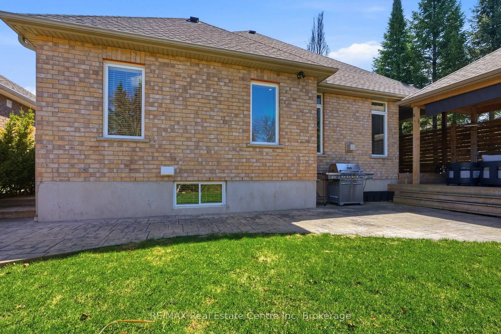 Photo 44 of 102 Kortright Road E, Guelph, Kortright East — HOMEH