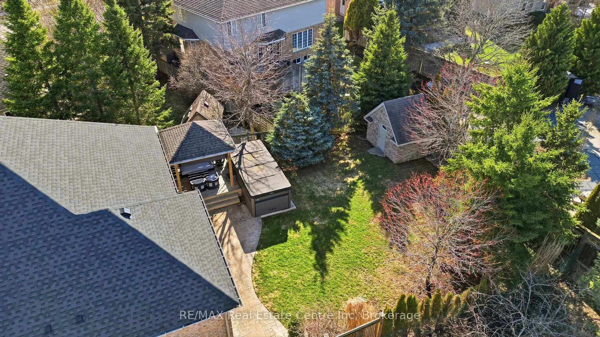 Photo 46 of 102 Kortright Road E, Guelph, Kortright East — HOMEH