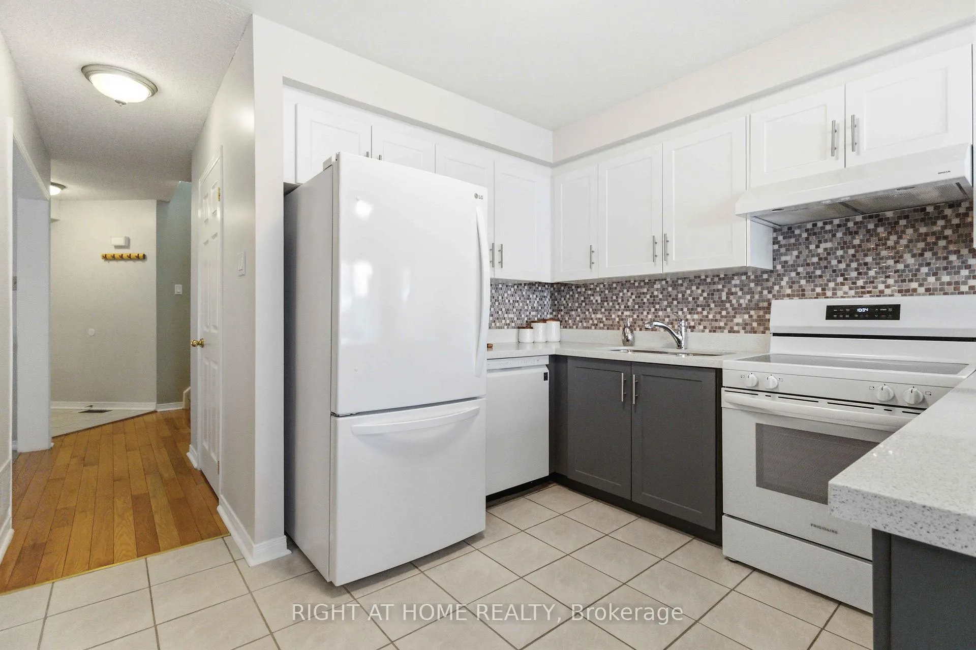 Photo 11 of 39 Davies Crescent, Whitby, Pringle Creek — HOMEH