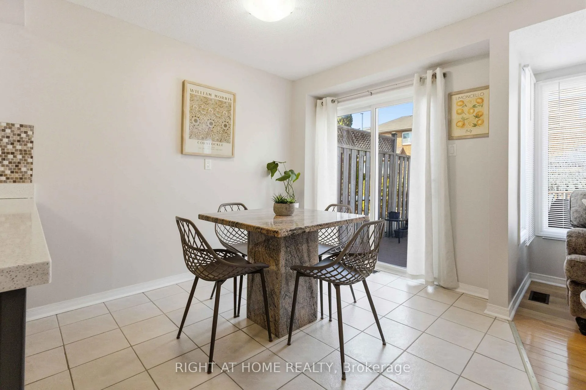 Photo 13 of 39 Davies Crescent, Whitby, Pringle Creek — HOMEH